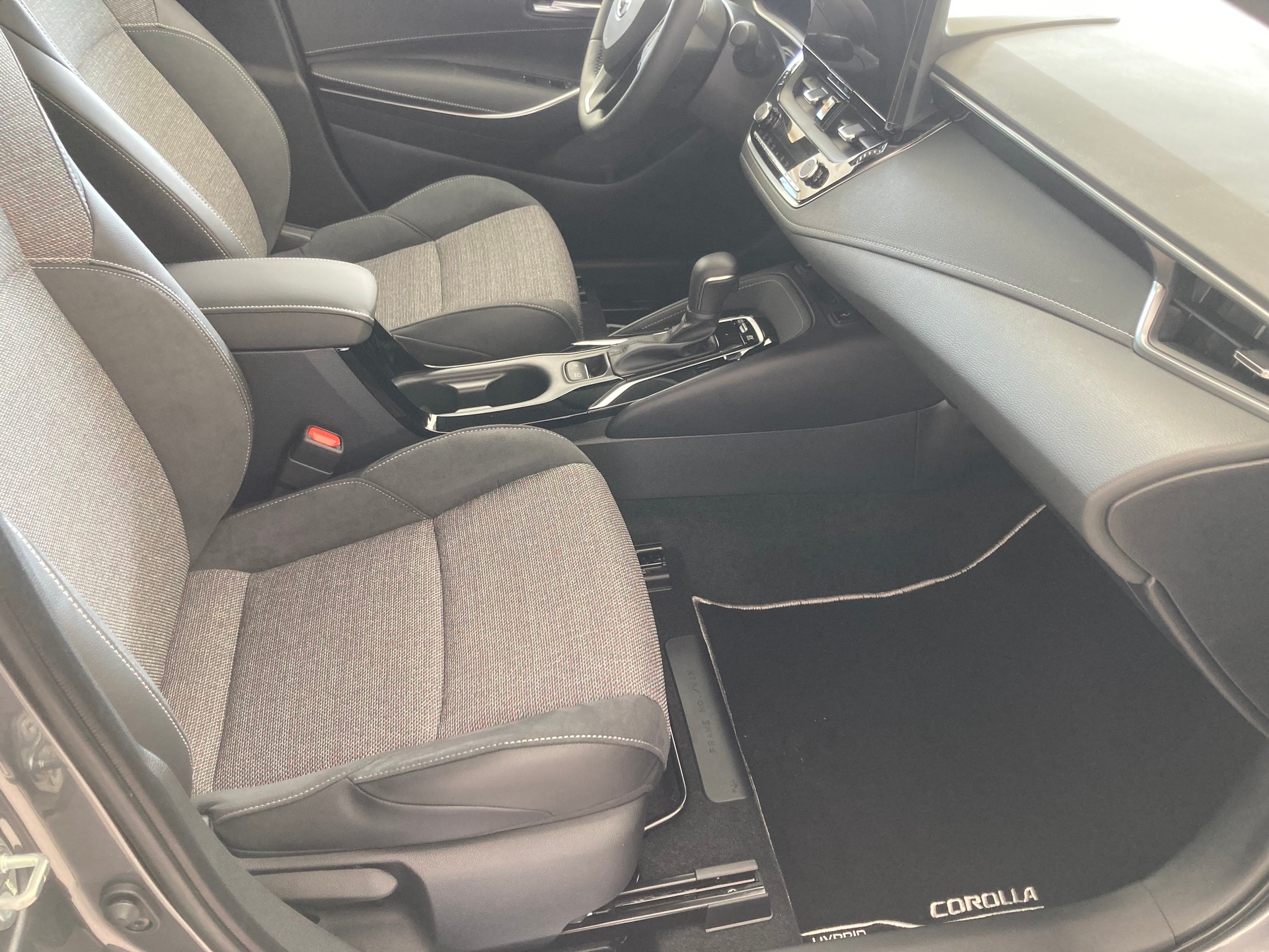 TOYOTA Corolla Touring Sports 1.8 HSD Trend e-CVT-image-14