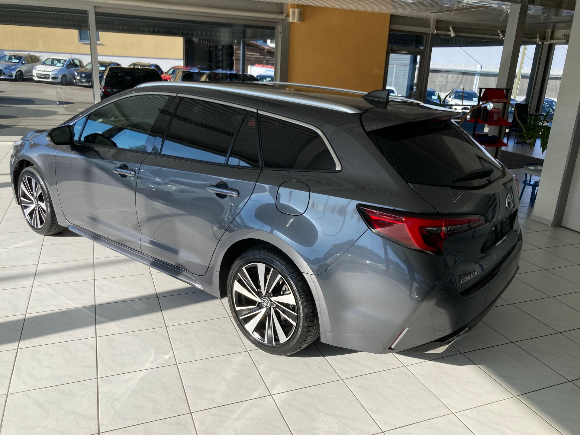 TOYOTA Corolla Touring Sports 1.8 HSD Trend e-CVT-image-6