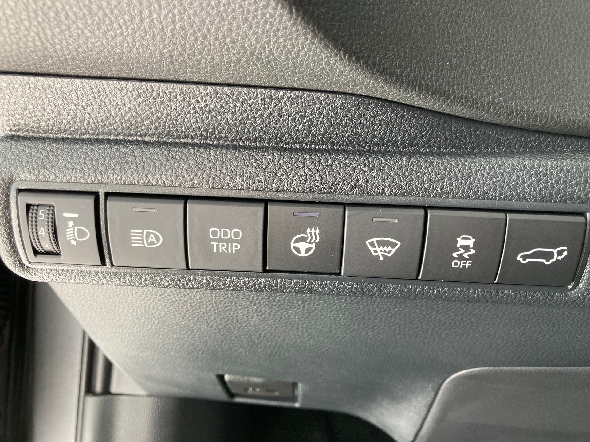 TOYOTA Corolla Touring Sports 1.8 HSD Trend e-CVT-image-10