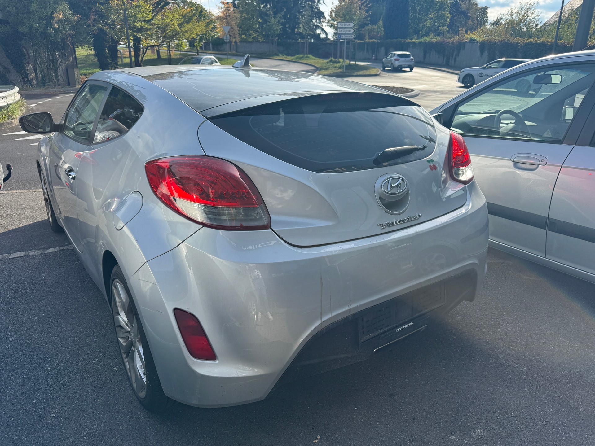 HYUNDAI Veloster 1.6 Turbo GDI Automatic-image-5