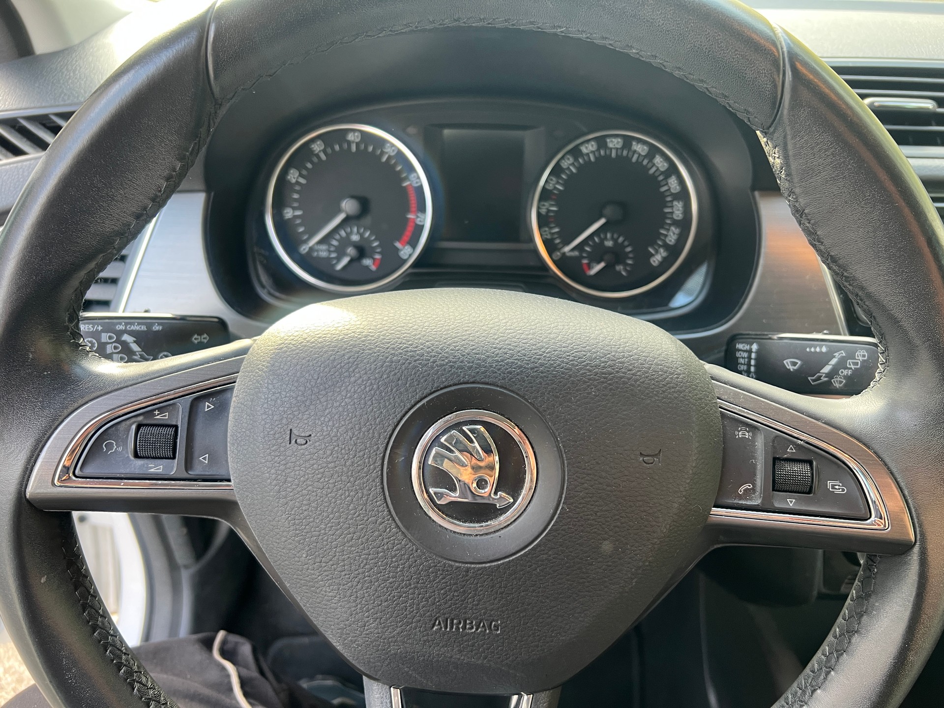 SKODA Fabia 1.2 TSI Ambition-image-4