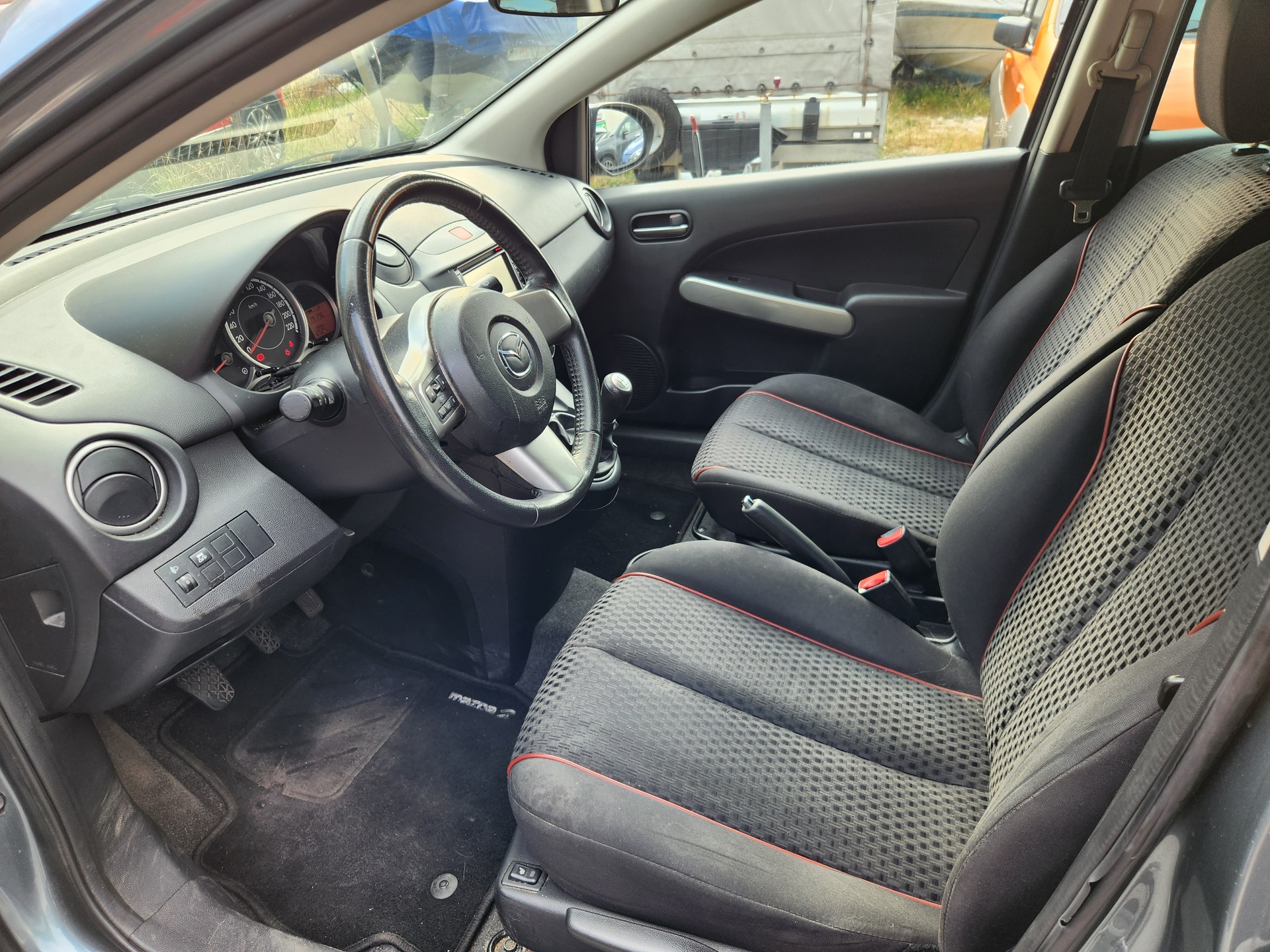 MAZDA 2 1.3i 16V Exclusive-image-9