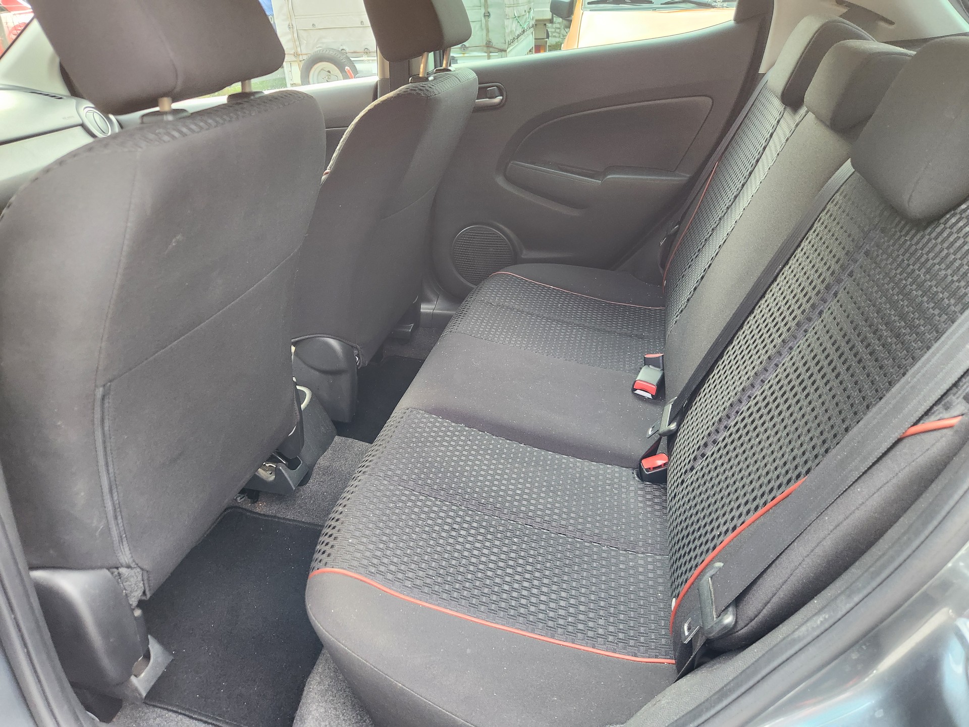 MAZDA 2 1.3i 16V Exclusive-image-11