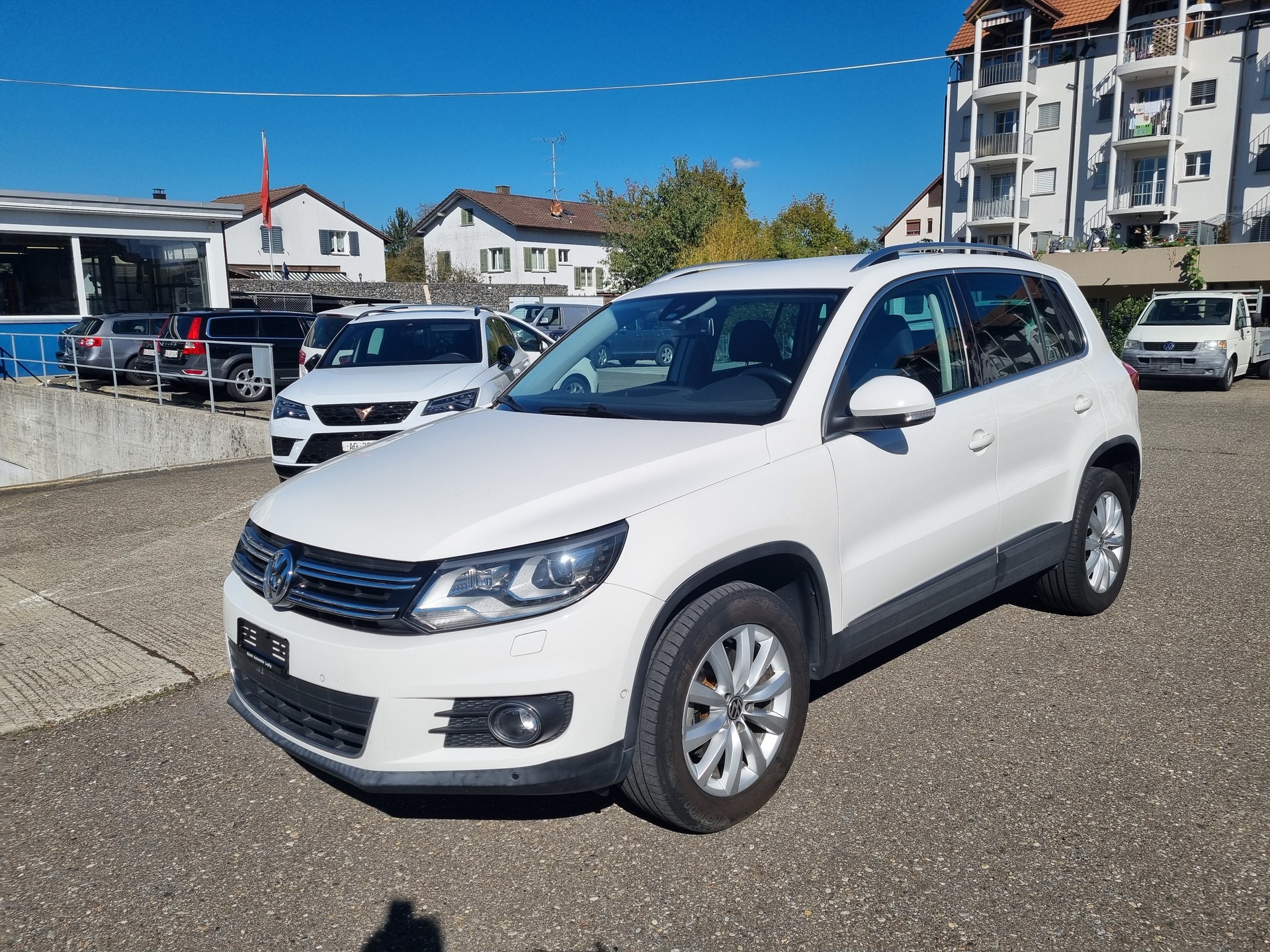VW Tiguan 1.4 TSI Track&Style 4Motion-image-1