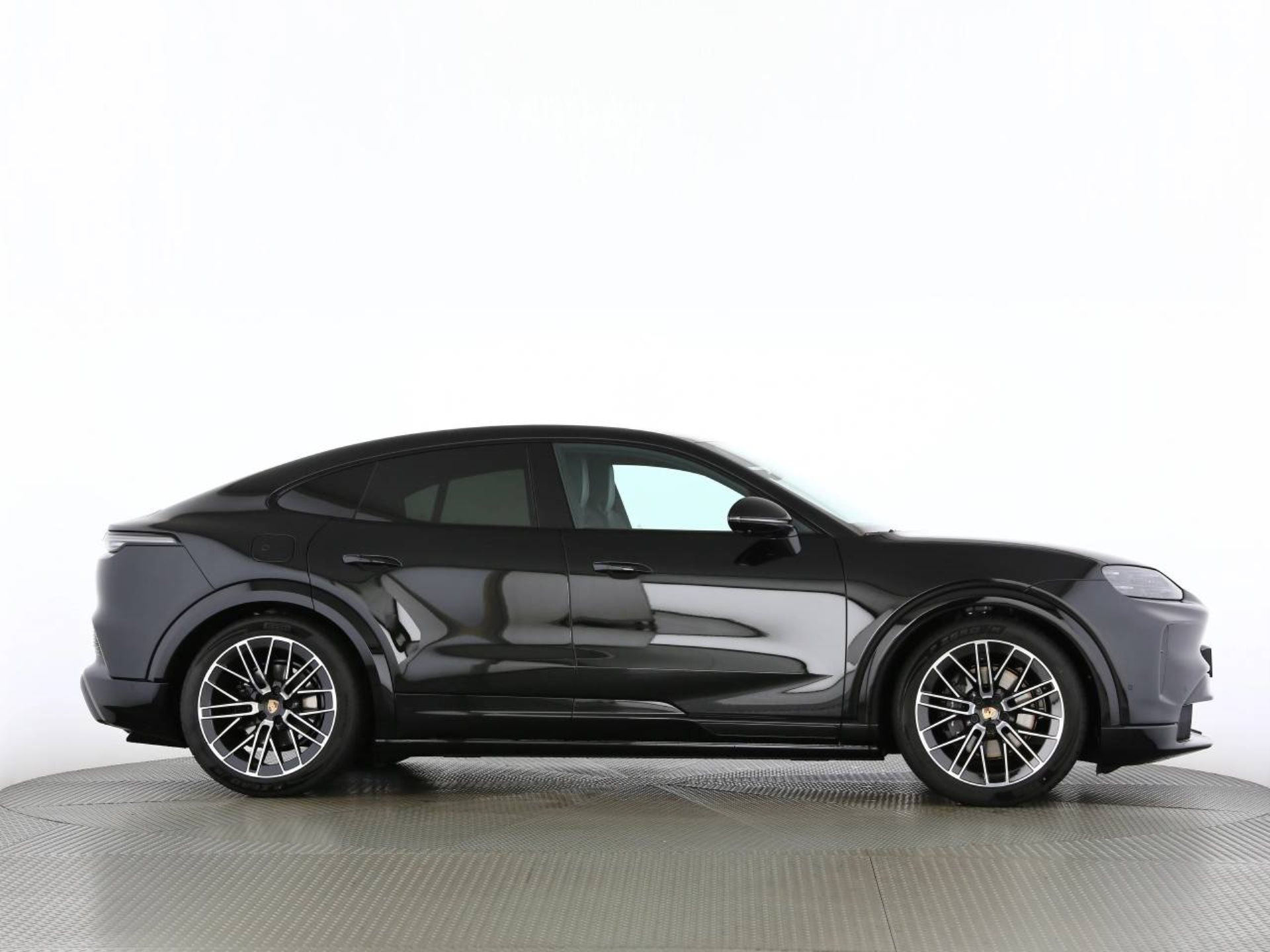 PORSCHE Cayenne Coupé Electric-image-24