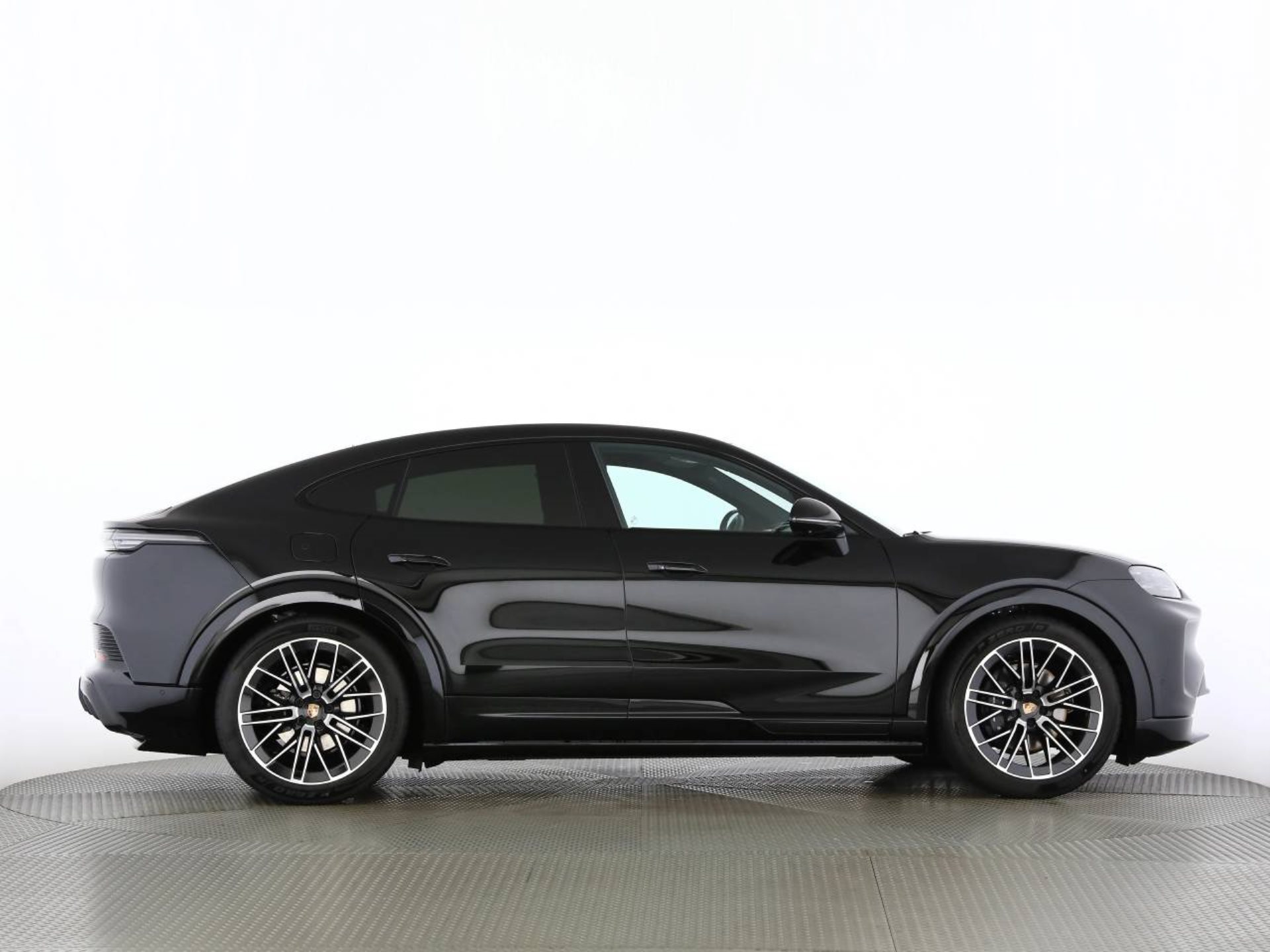 PORSCHE Cayenne Coupé Electric-image-23