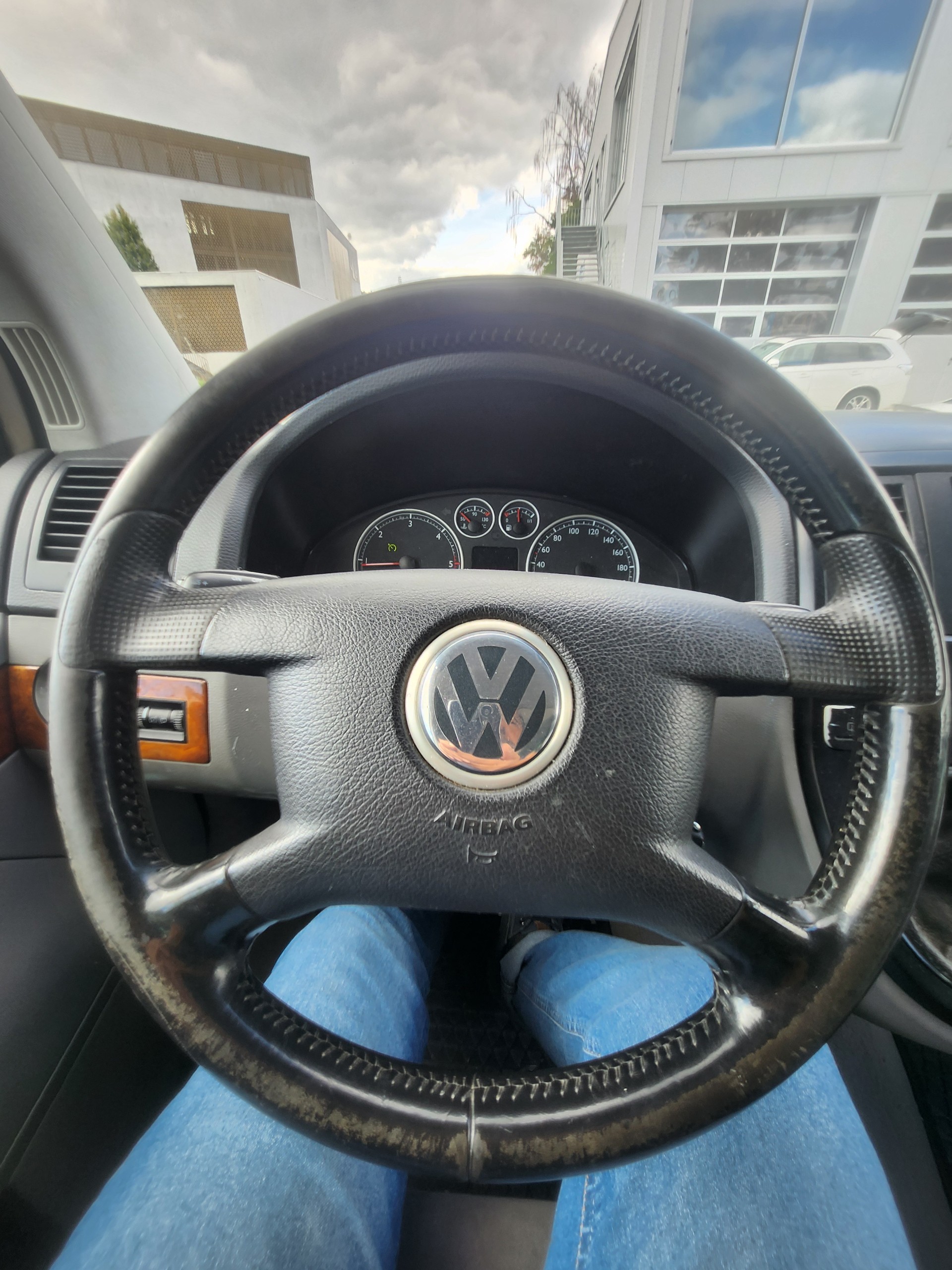 VW T5 Multivan Highline 2.5 TDI-image-12