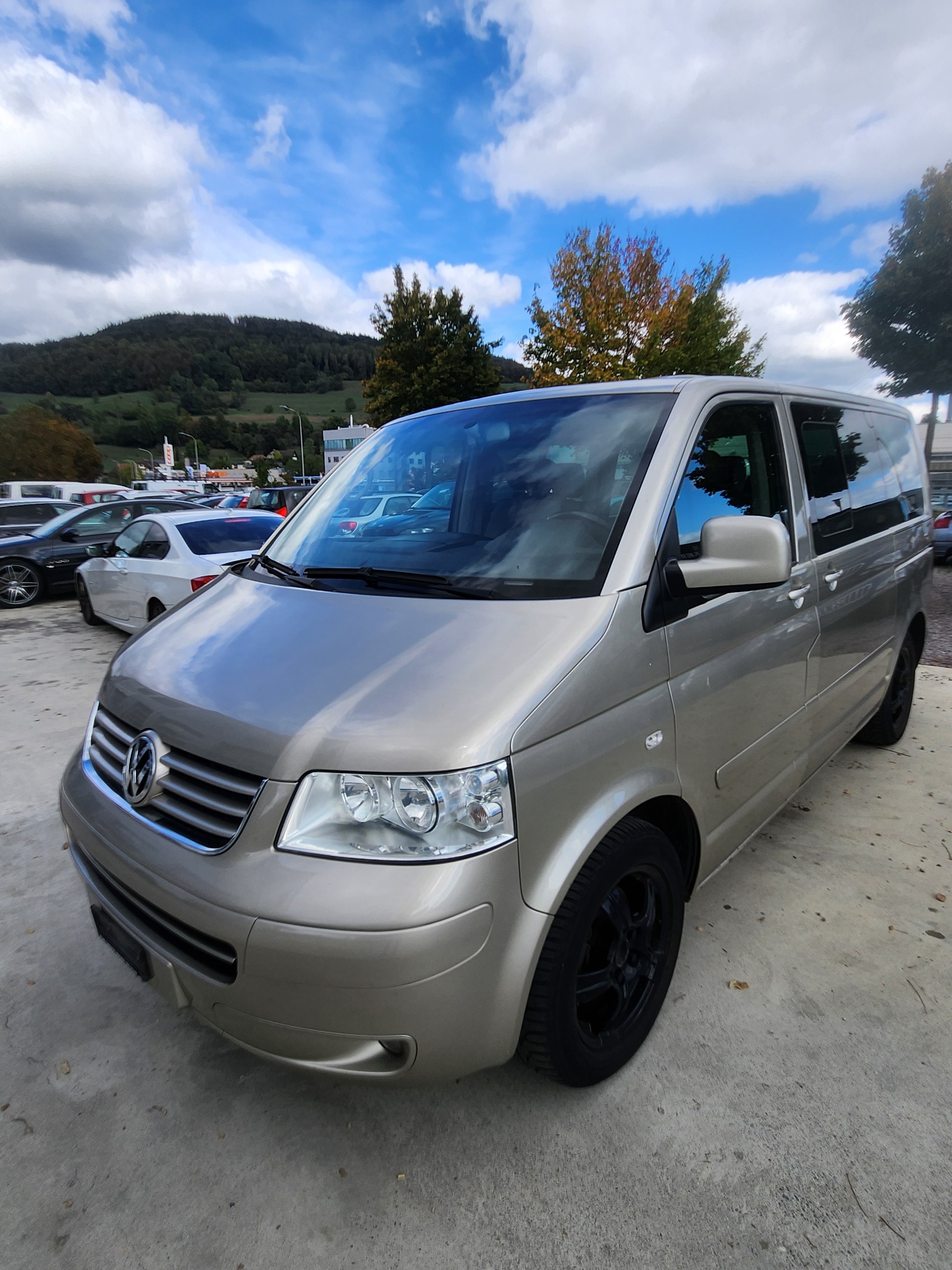 VW T5 Multivan Highline 2.5 TDI-image-1