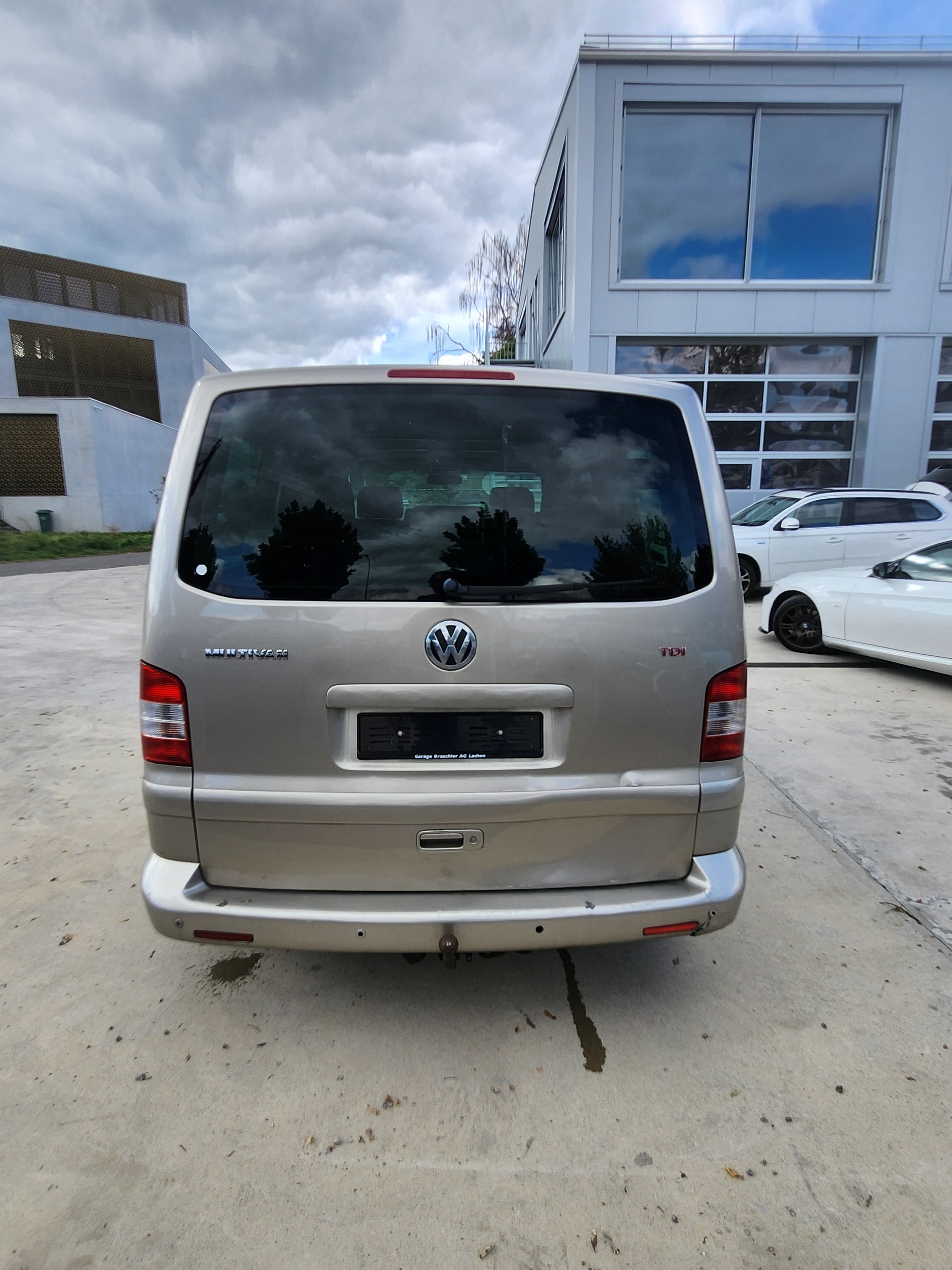 VW T5 Multivan Highline 2.5 TDI-image-3