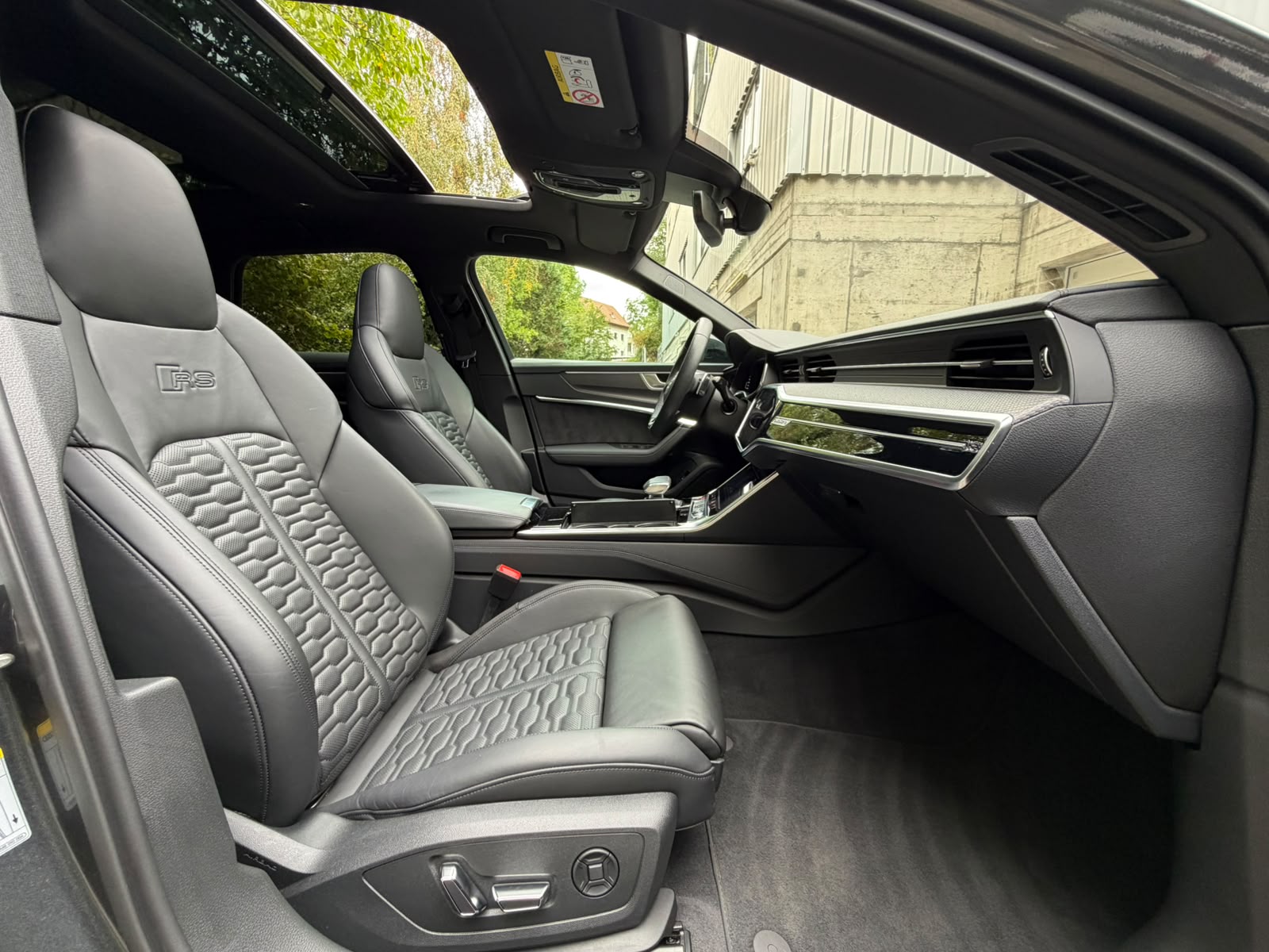 AUDI RS6 Avant 4.0 TFSI V8 quattro-image-17