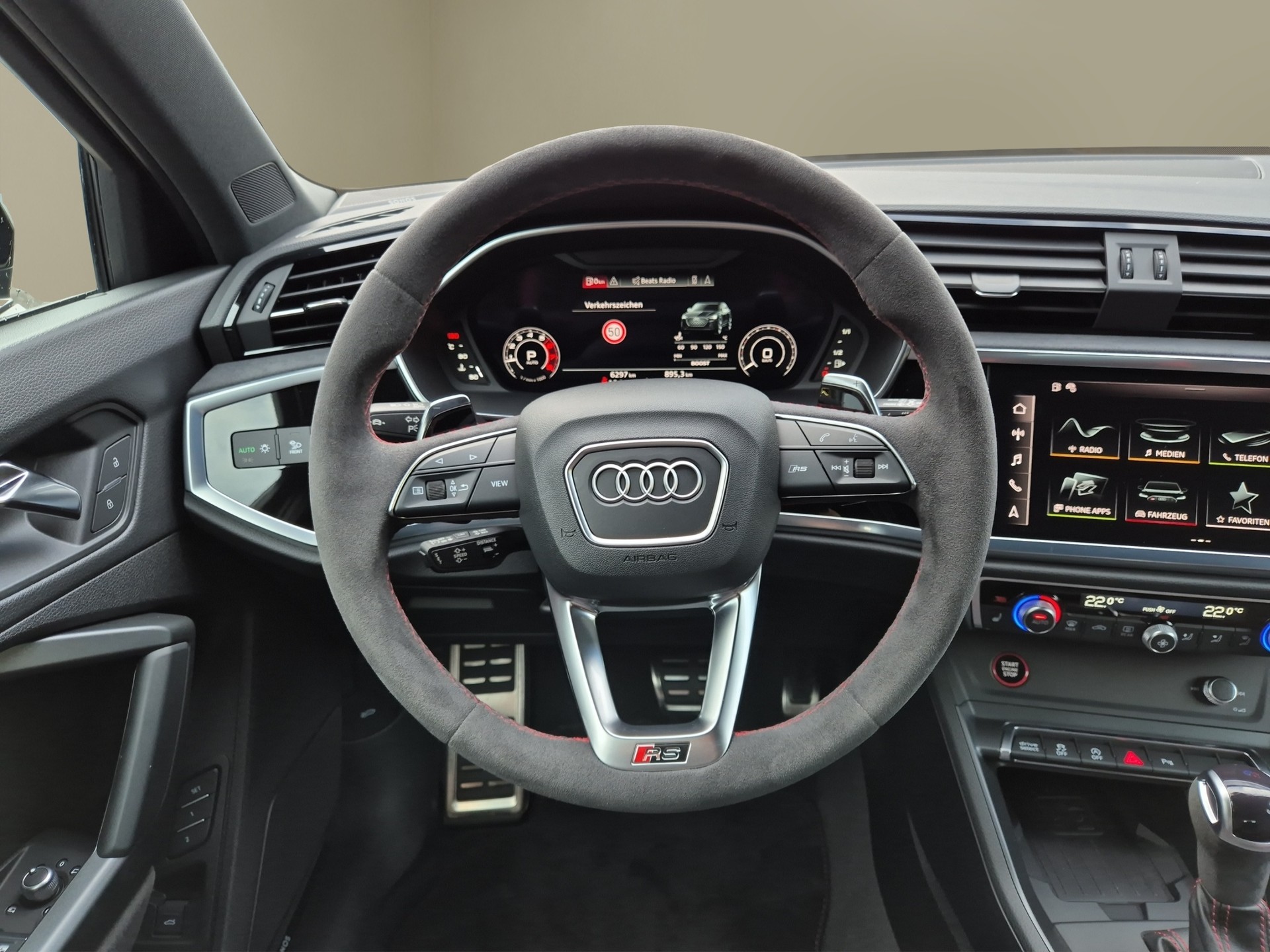 AUDI RS Q3 Sportback quattro S tronic-image-15
