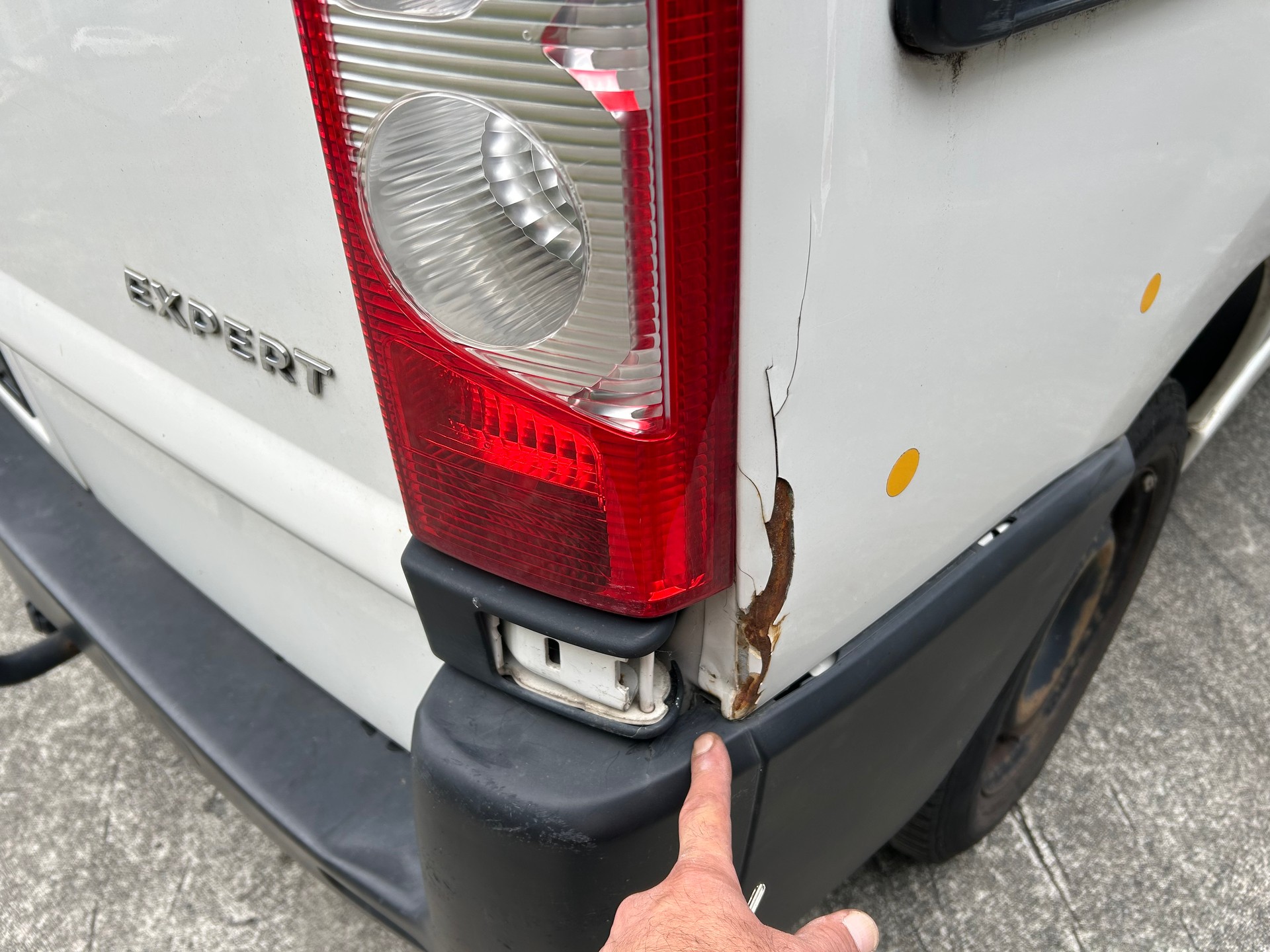 PEUGEOT Expert 2.0 HDi 229 L2H1-image-6
