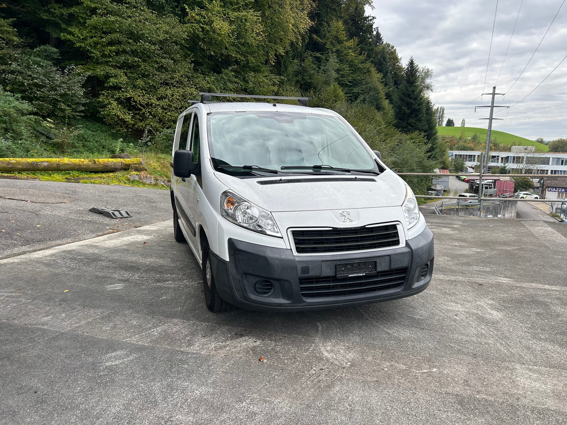PEUGEOT Expert 2.0 HDi 229 L2H1-image-1