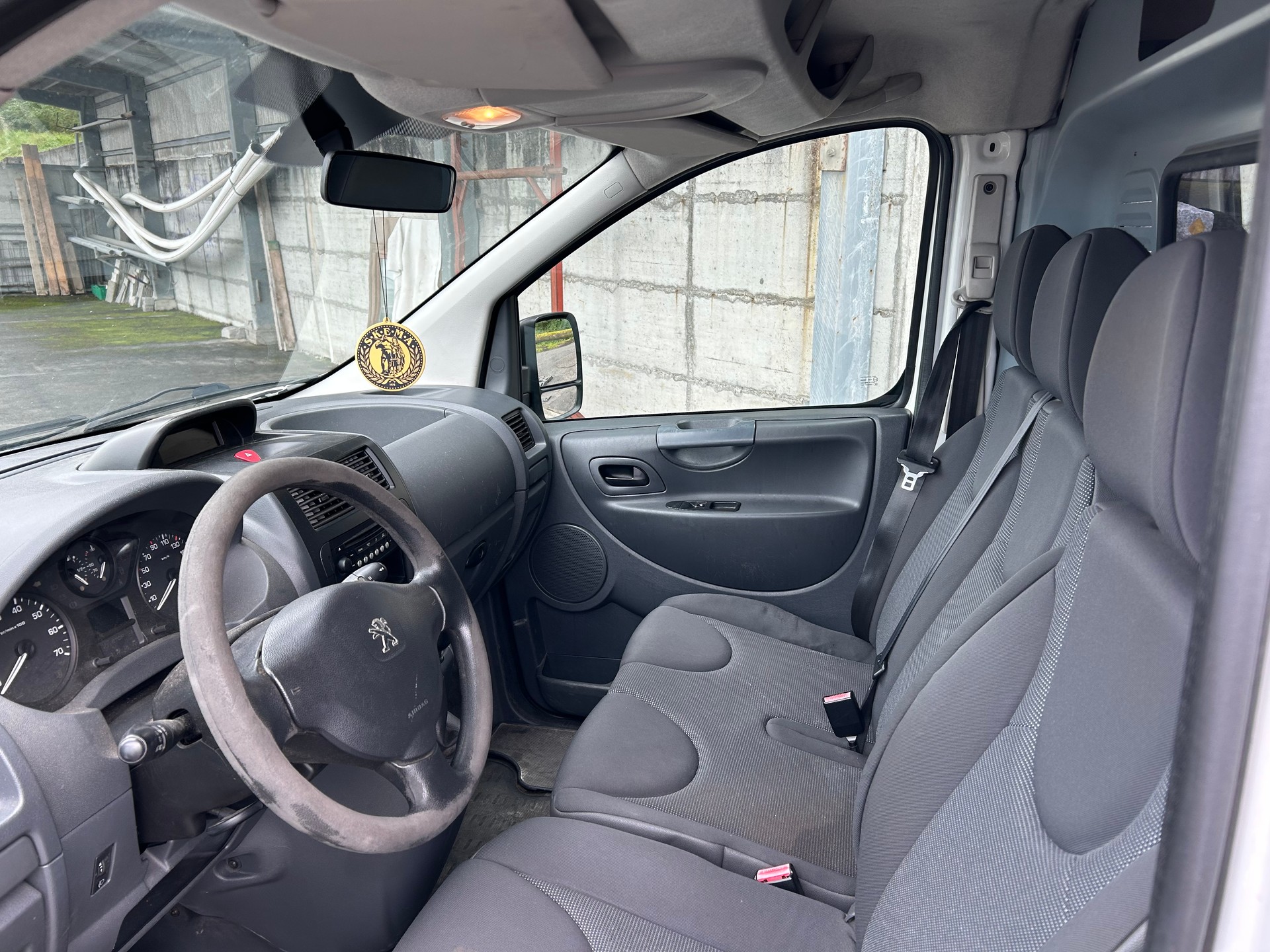 PEUGEOT Expert 2.0 HDi 229 L2H1-image-9