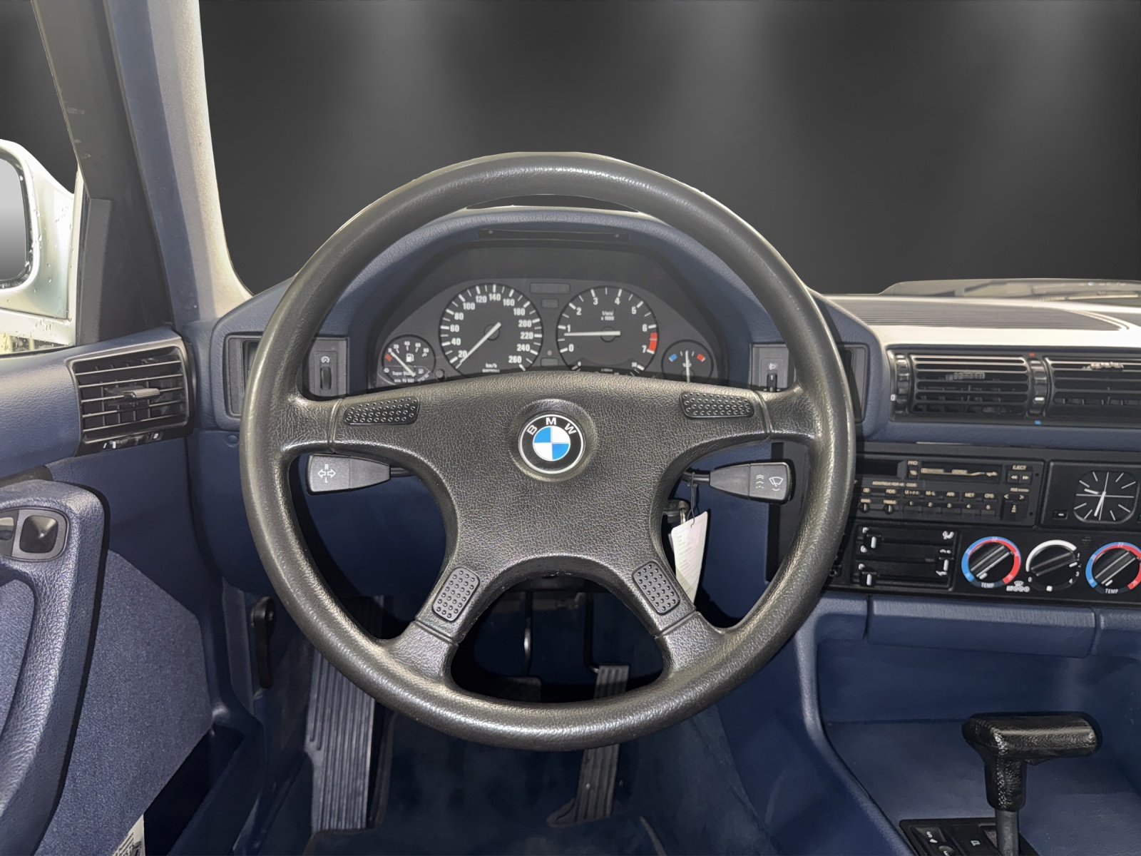 BMW 525i 24V A-image-11