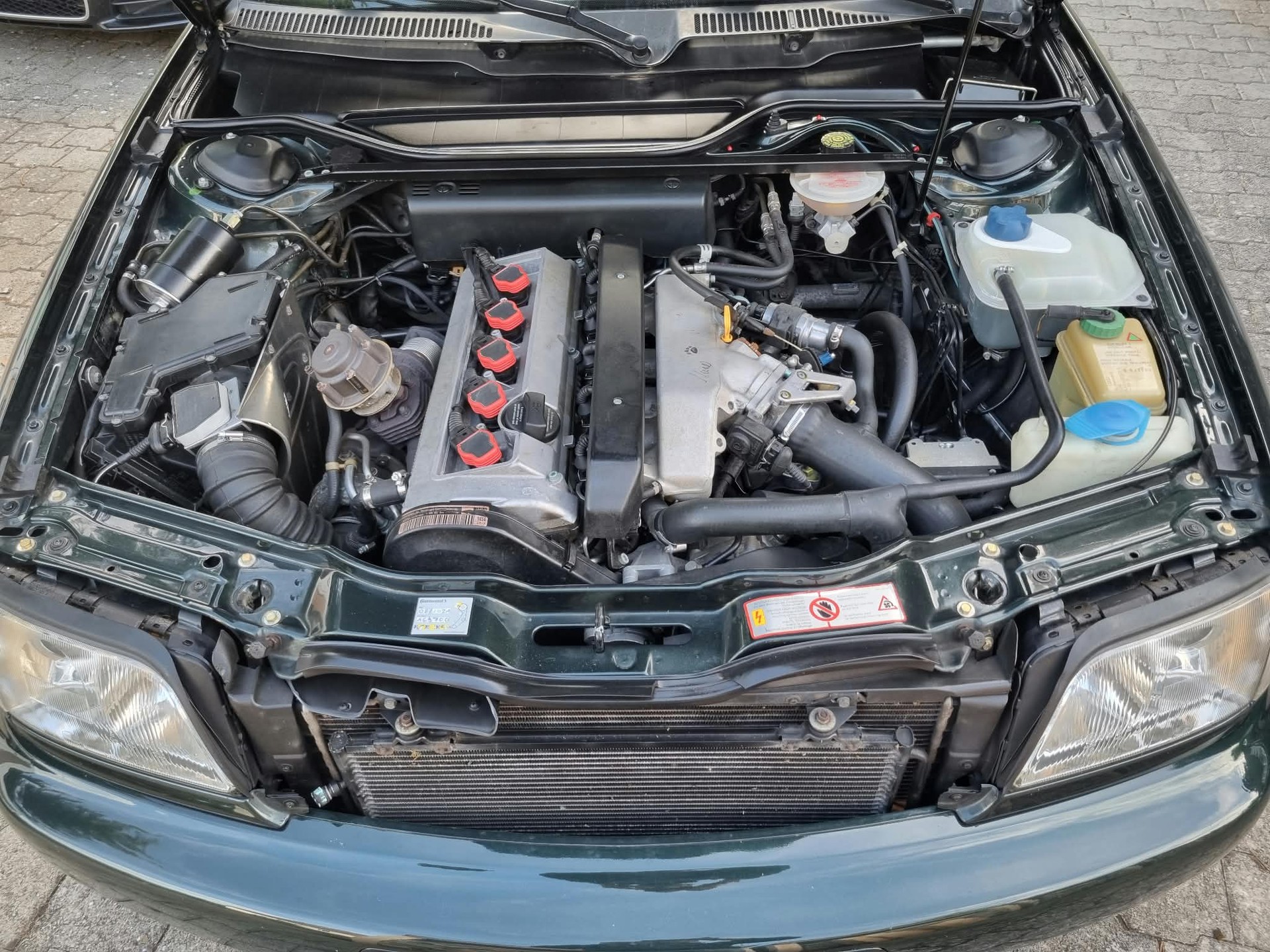 AUDI 2.2 quattro-image-2