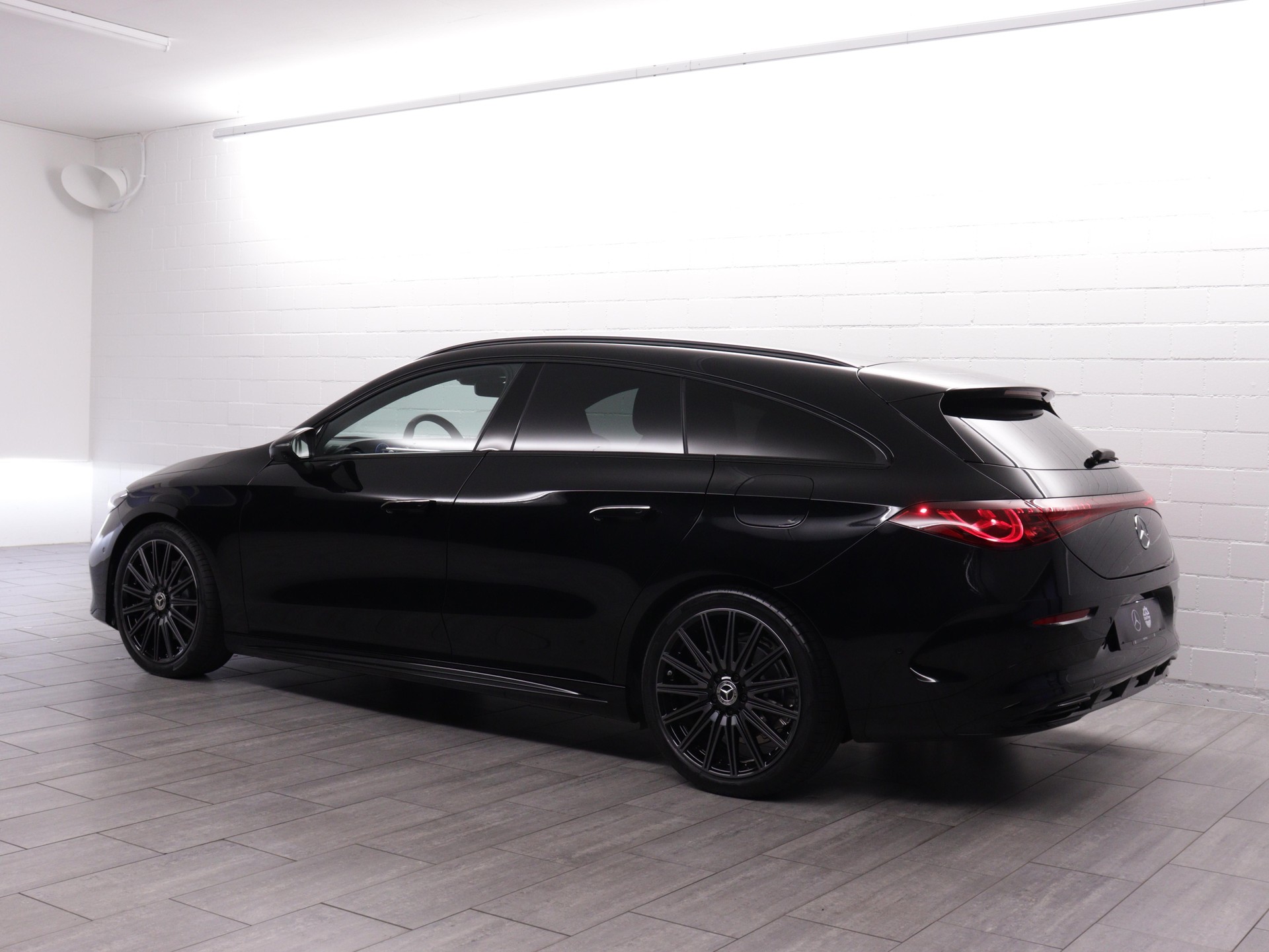 MERCEDES-BENZ CLA-Klasse Shooting Brake CLA 220 4matic-image-2