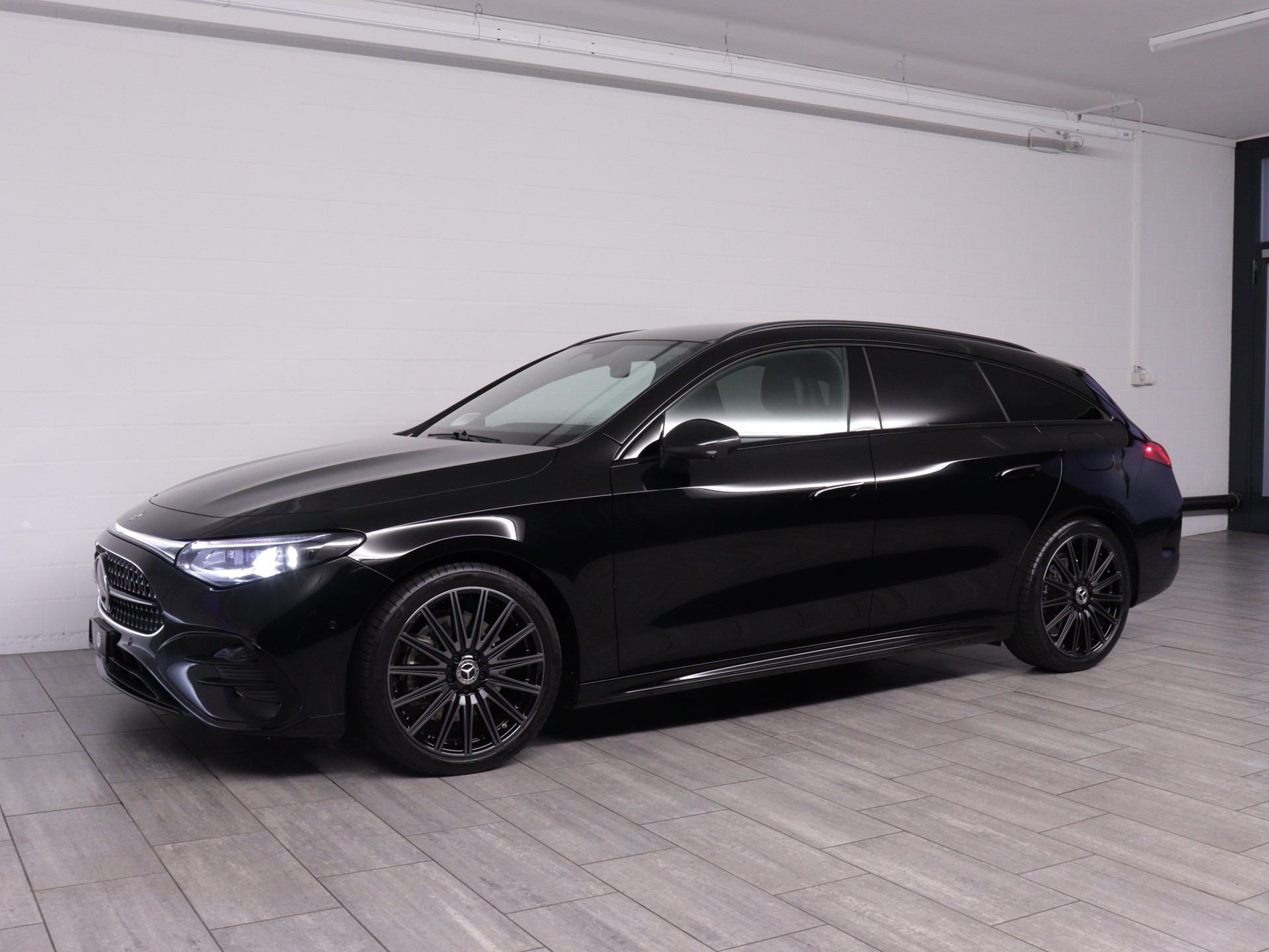 MERCEDES-BENZ CLA-Klasse Shooting Brake CLA 220 4matic-image-1