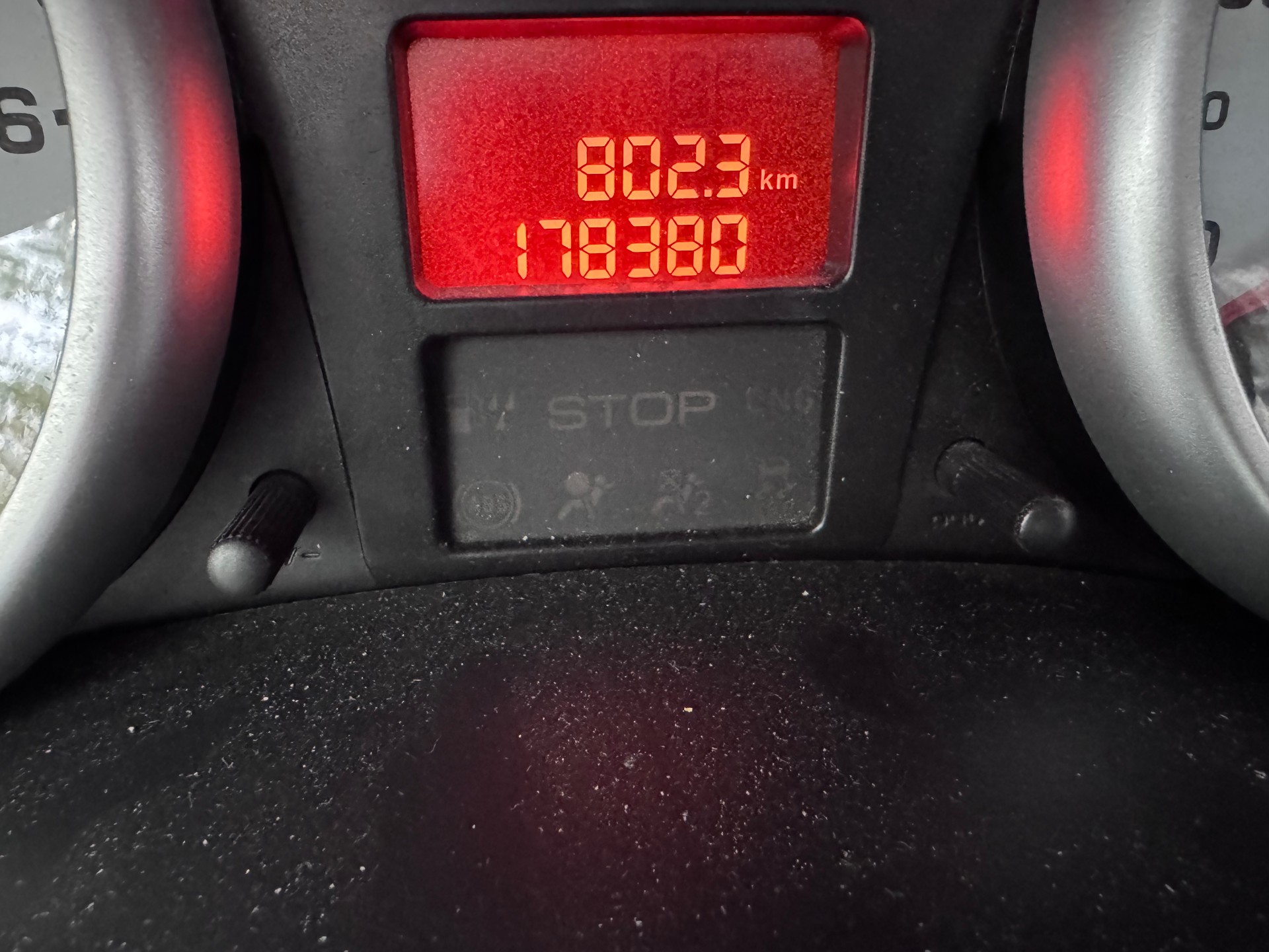PEUGEOT 206+ 1.4 Trendy-image-8