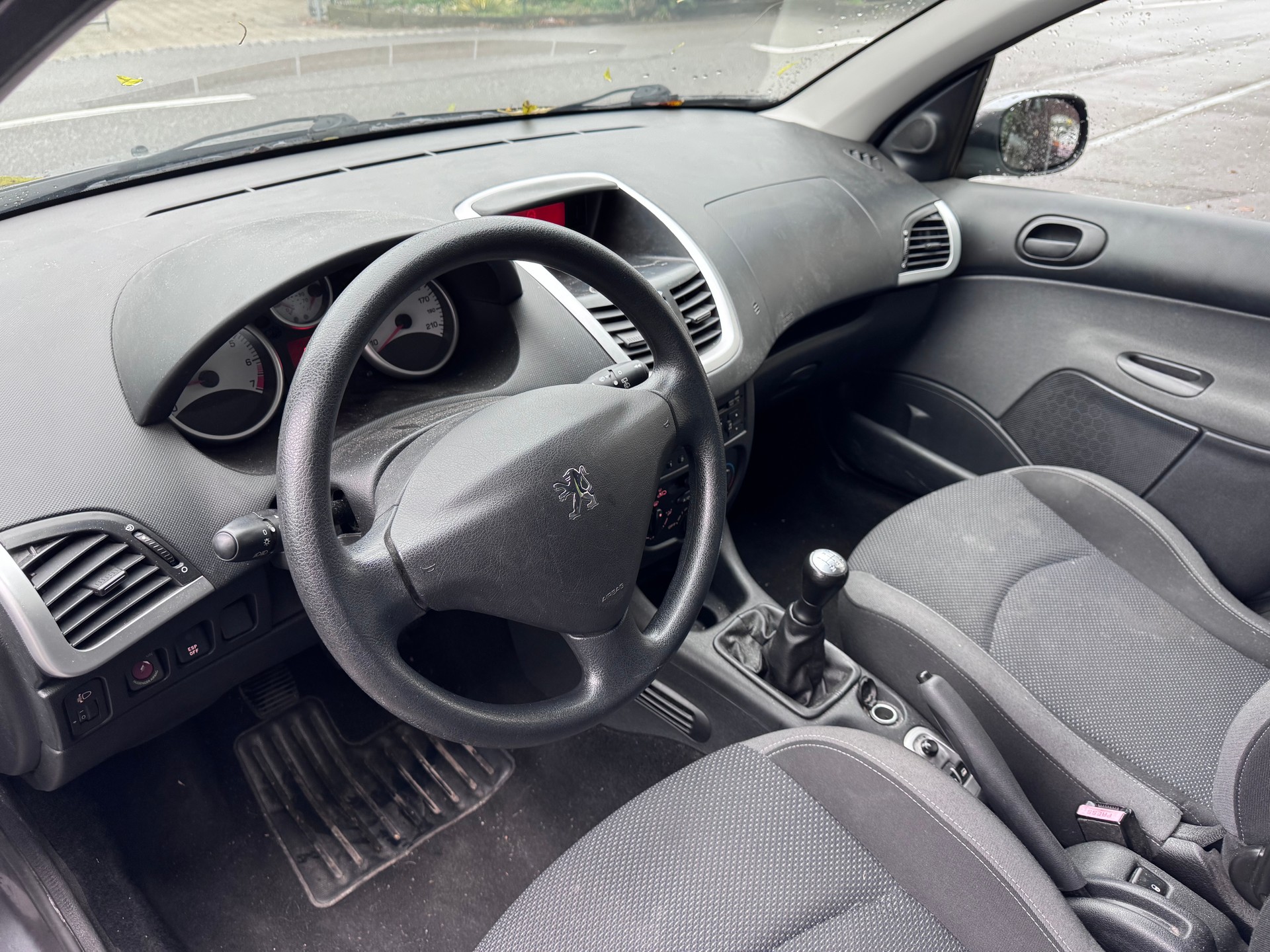 PEUGEOT 206+ 1.4 Trendy-image-6