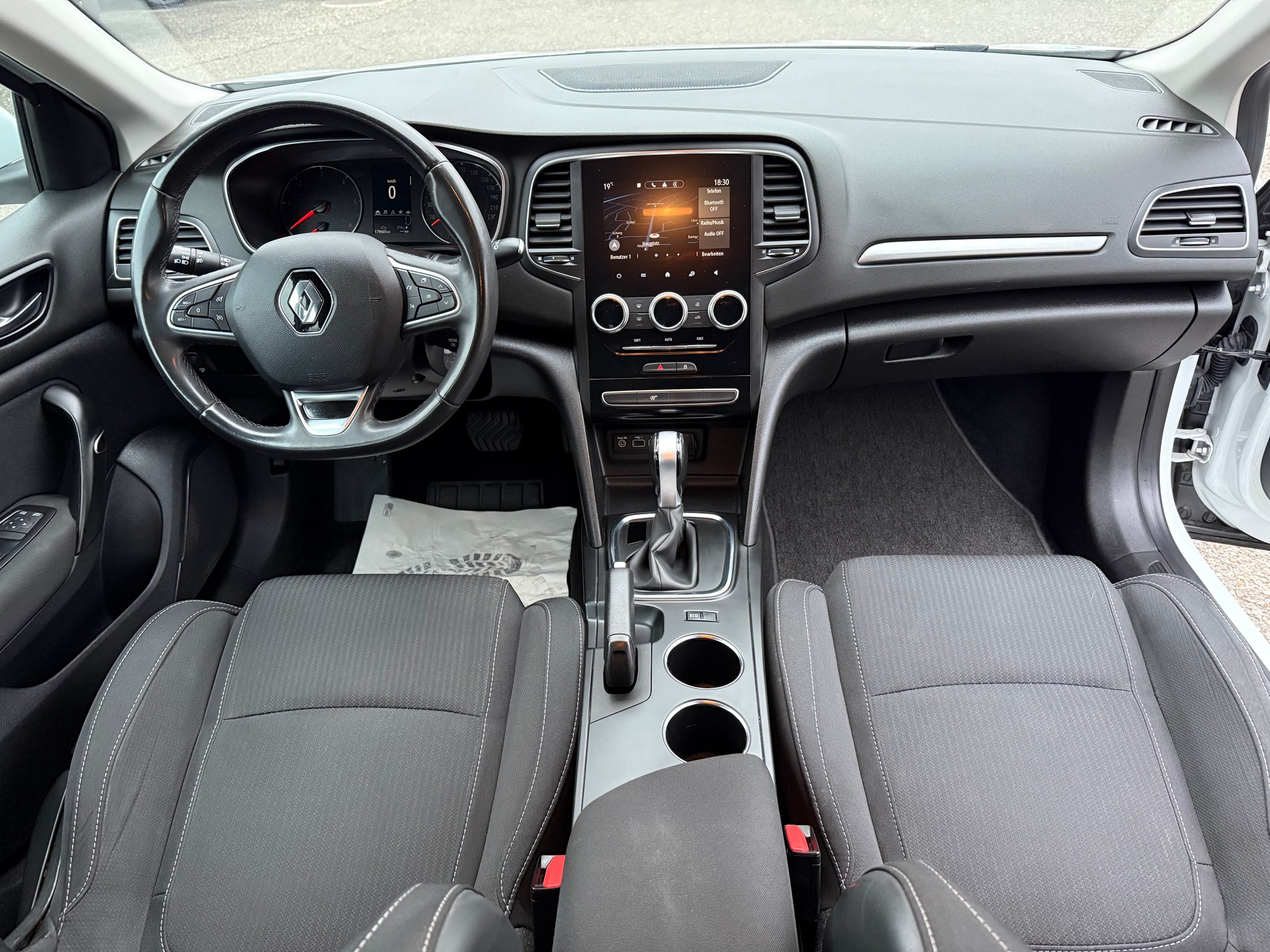 RENAULT Mégane Grandtour 1.5 dCi Business EDC-image-8