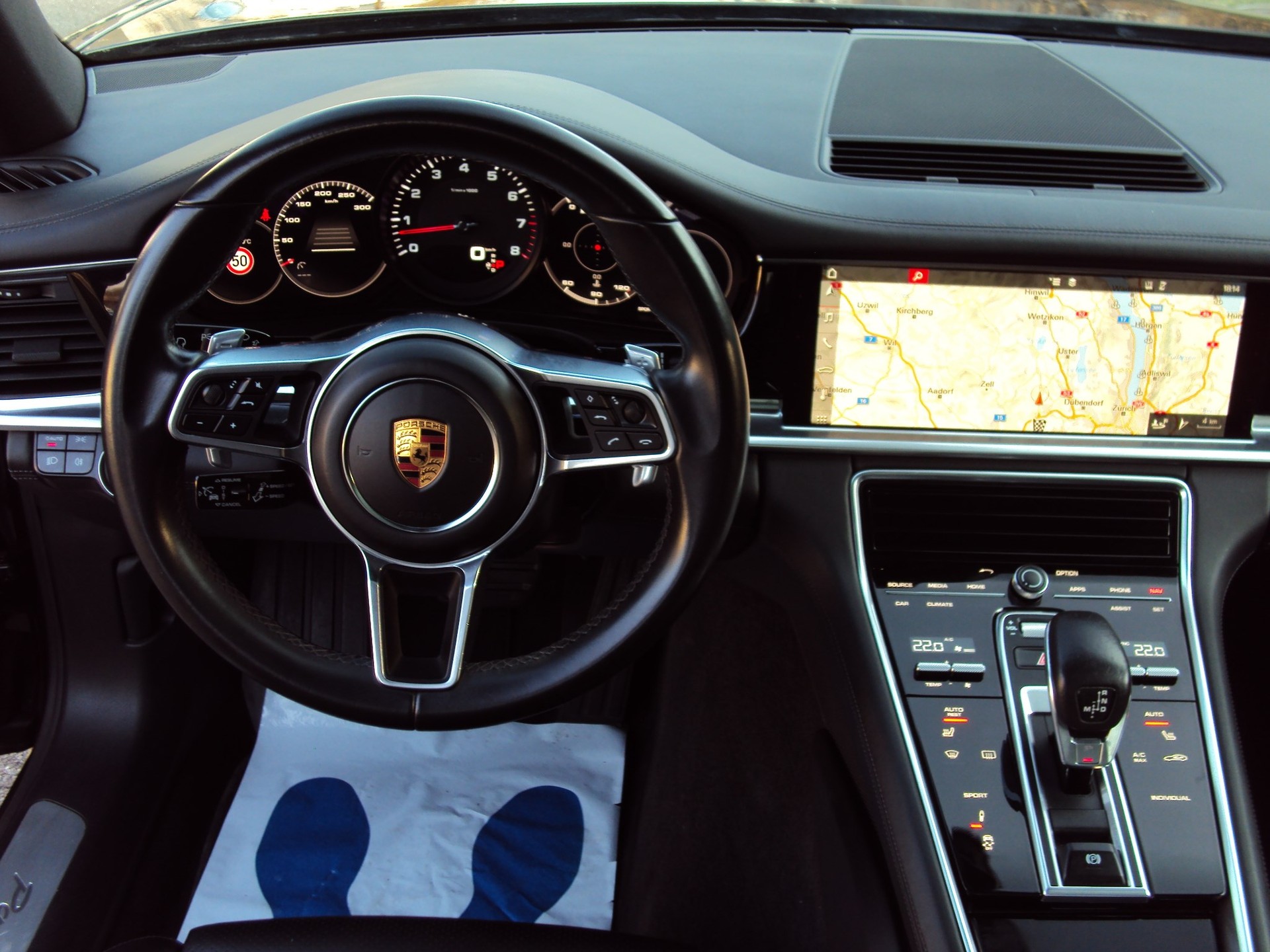 PORSCHE Panamera 4 PDK-image-8