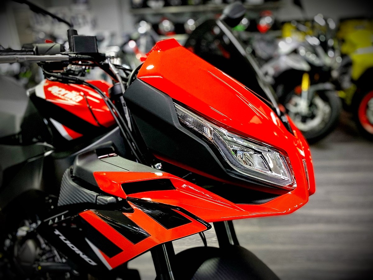 APRILIA Tuono 125-showroom-element-3