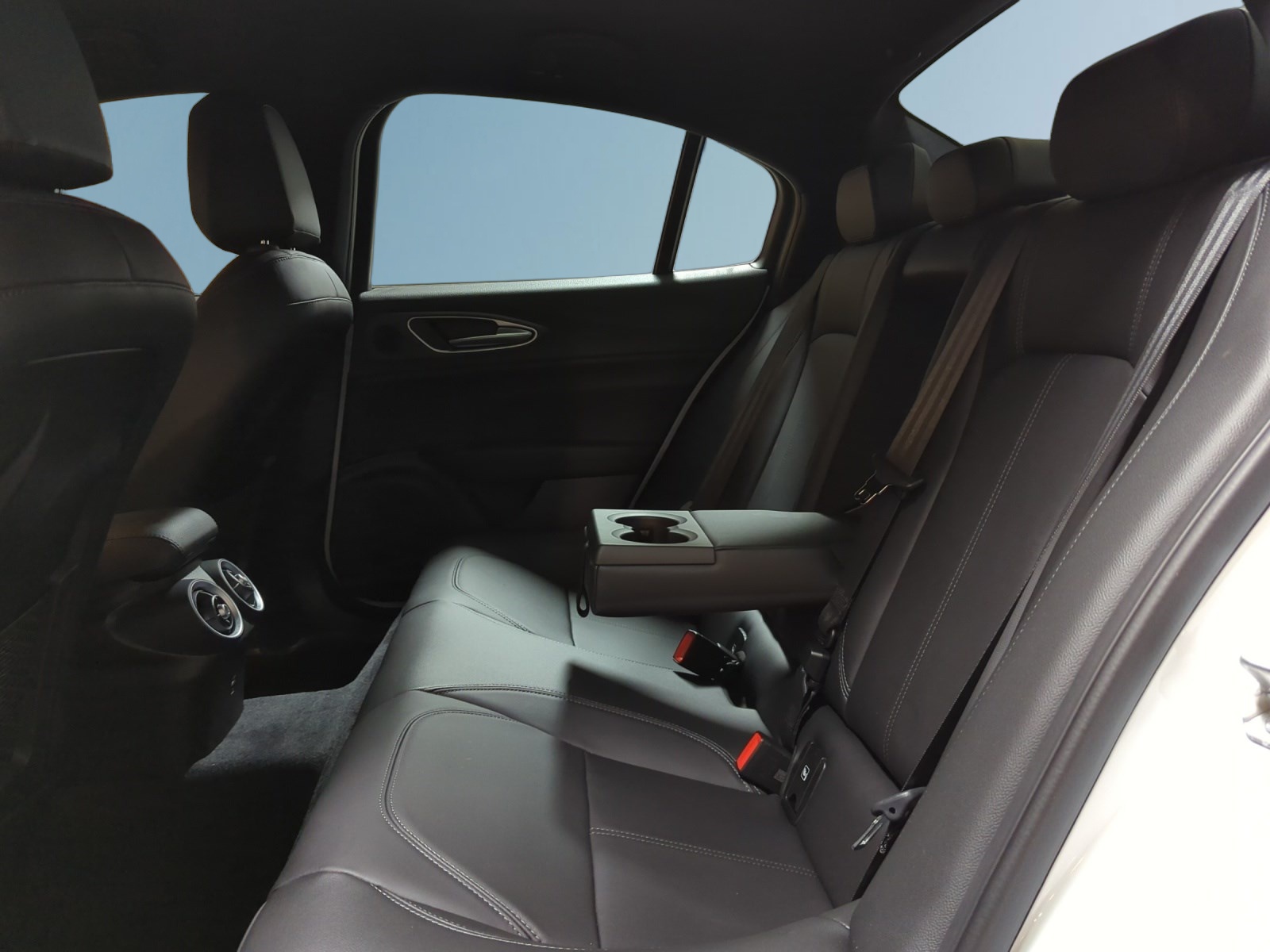 ALFA ROMEO Giulia 2.0 Ti Q4 AT8-image-14