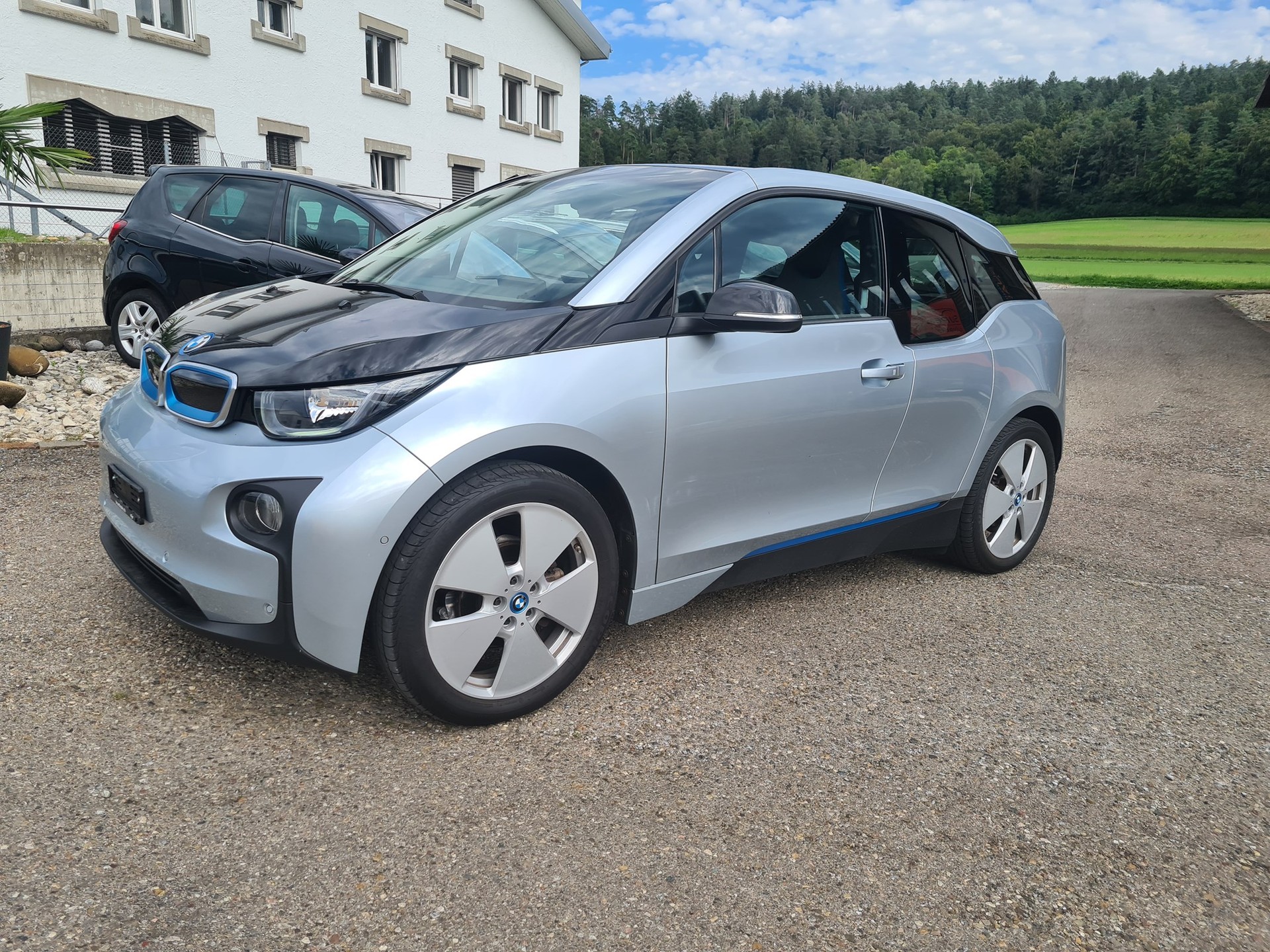 BMW i3 (60Ah) Range Extender-image-0