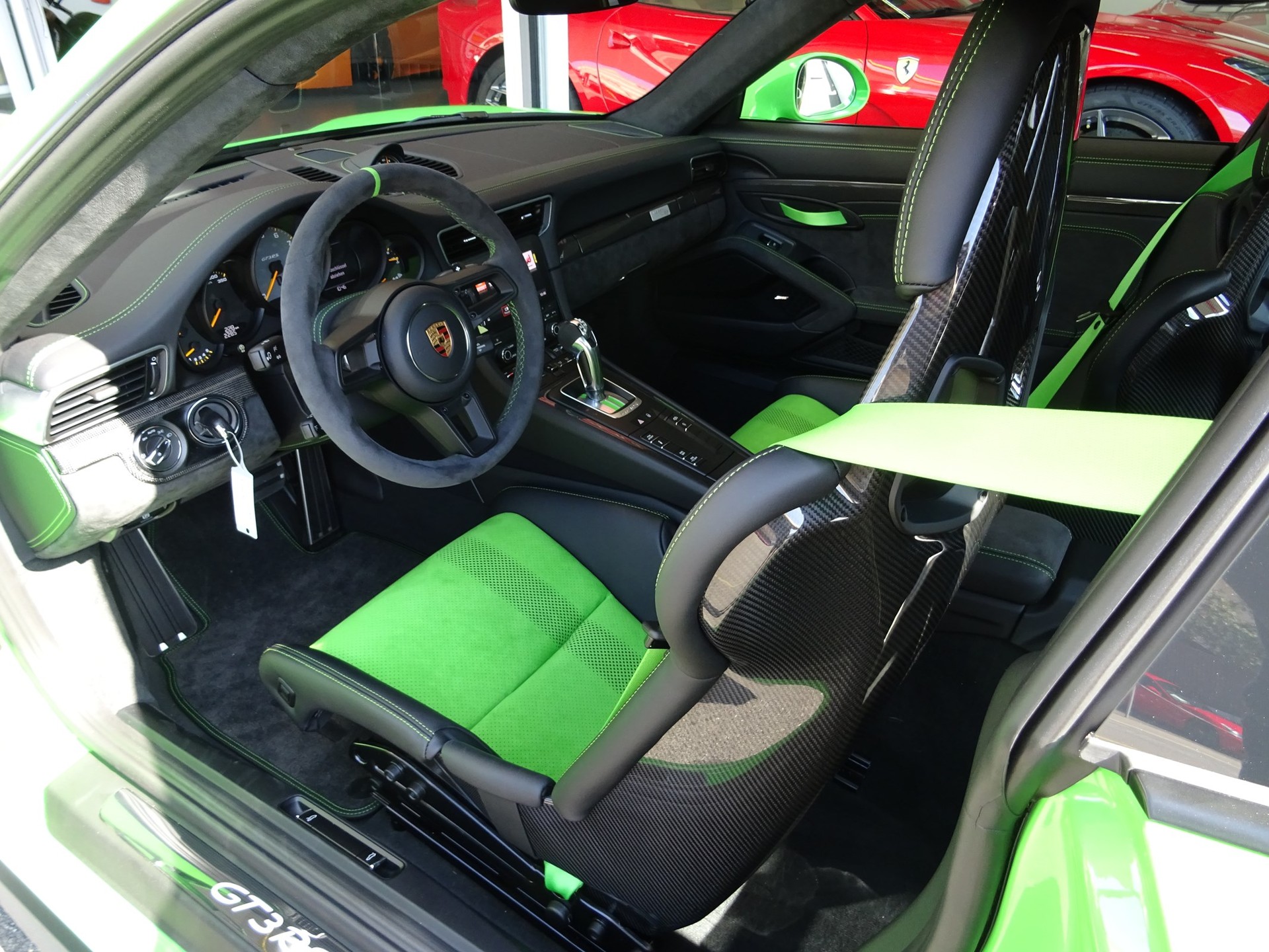 PORSCHE 911 GT3 RS Weissach PDK-image-2