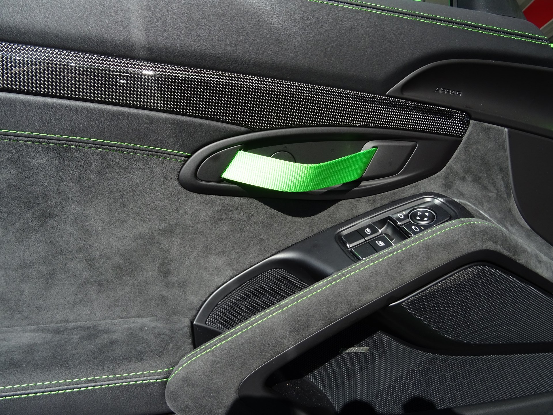 PORSCHE 911 GT3 RS Weissach PDK-image-4