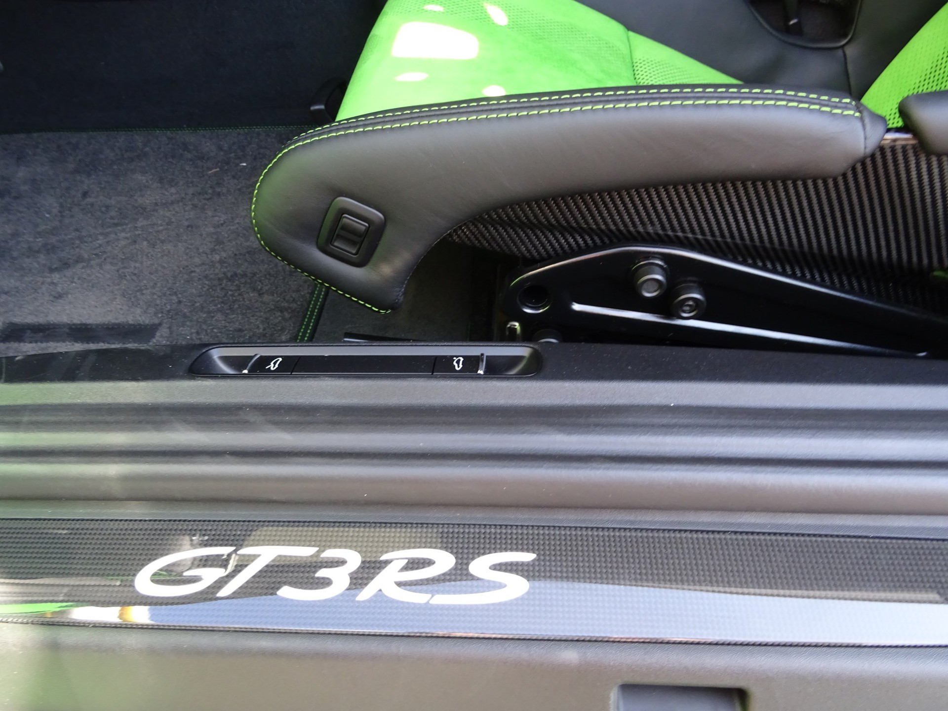 PORSCHE 911 GT3 RS Weissach PDK-image-3
