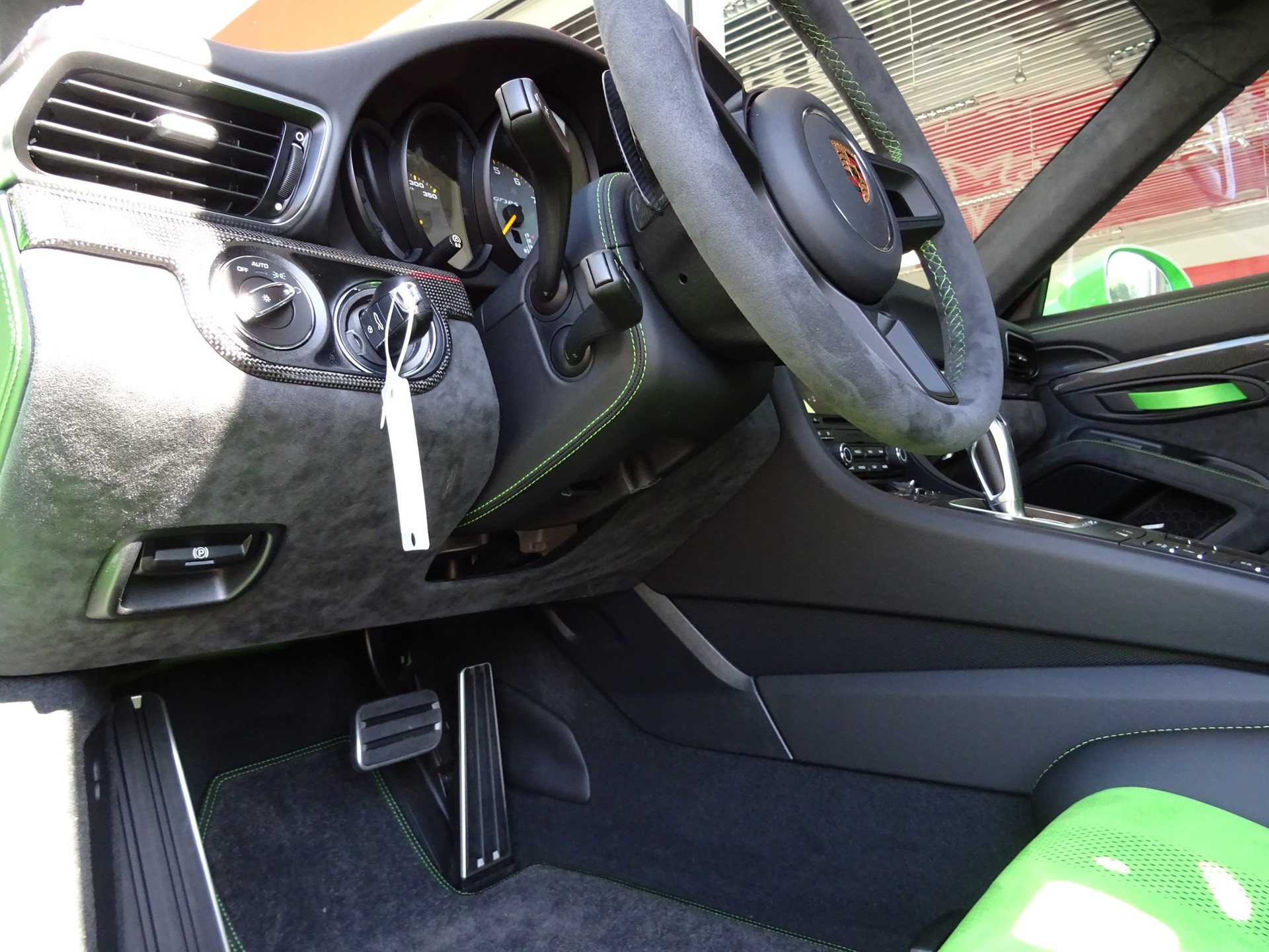 PORSCHE 911 GT3 RS Weissach PDK-image-5