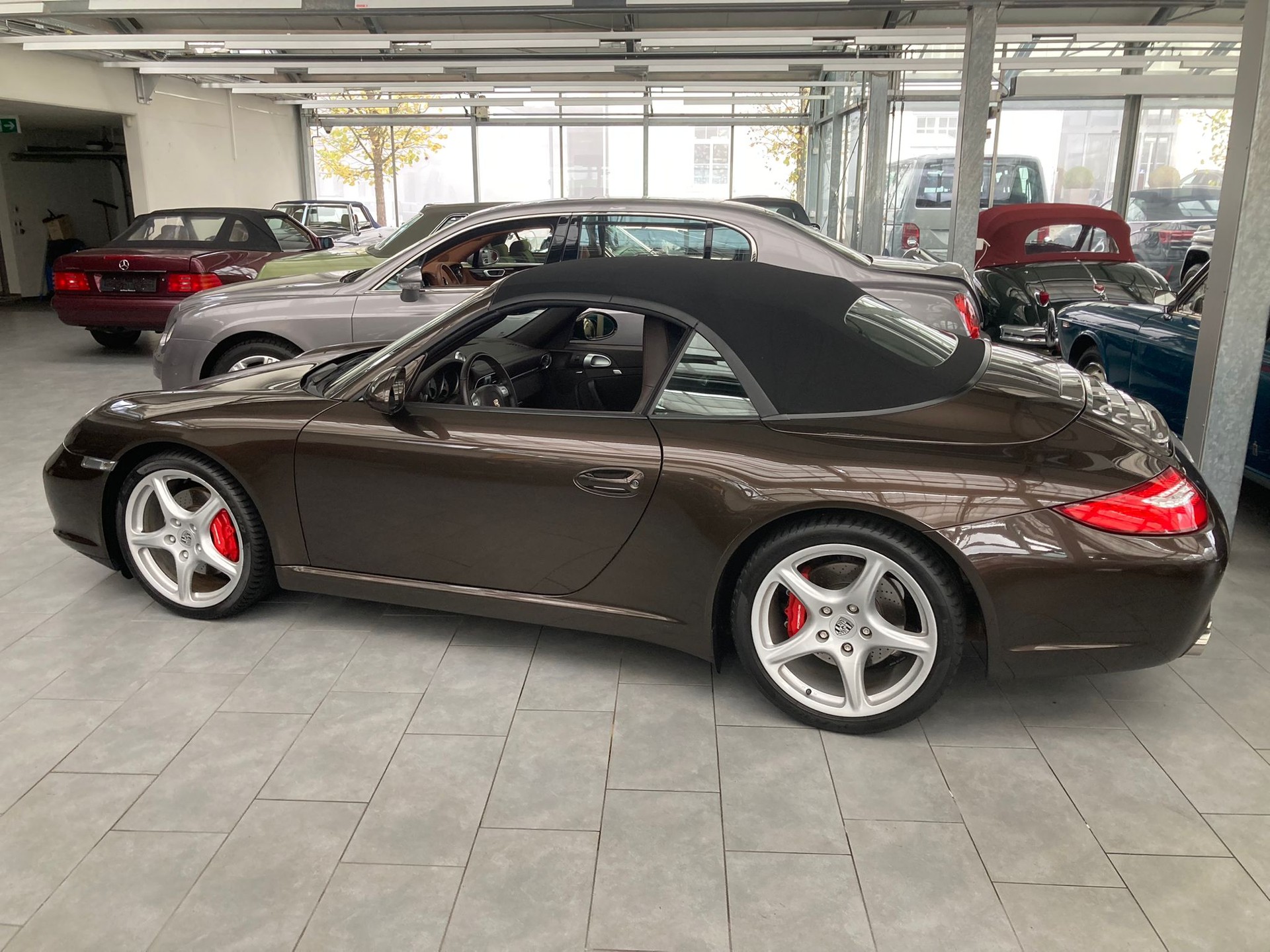 PORSCHE 911 Cabrio Carrera S-image-11