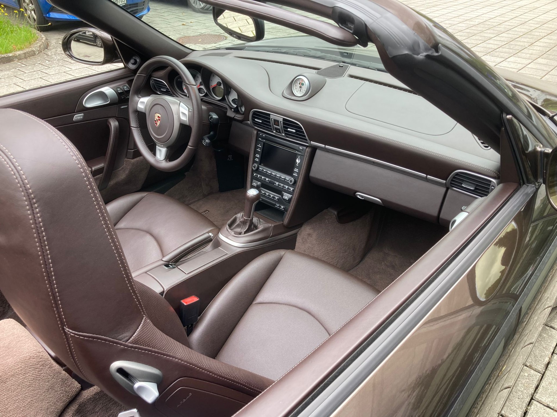 PORSCHE 911 Cabrio Carrera S-image-9
