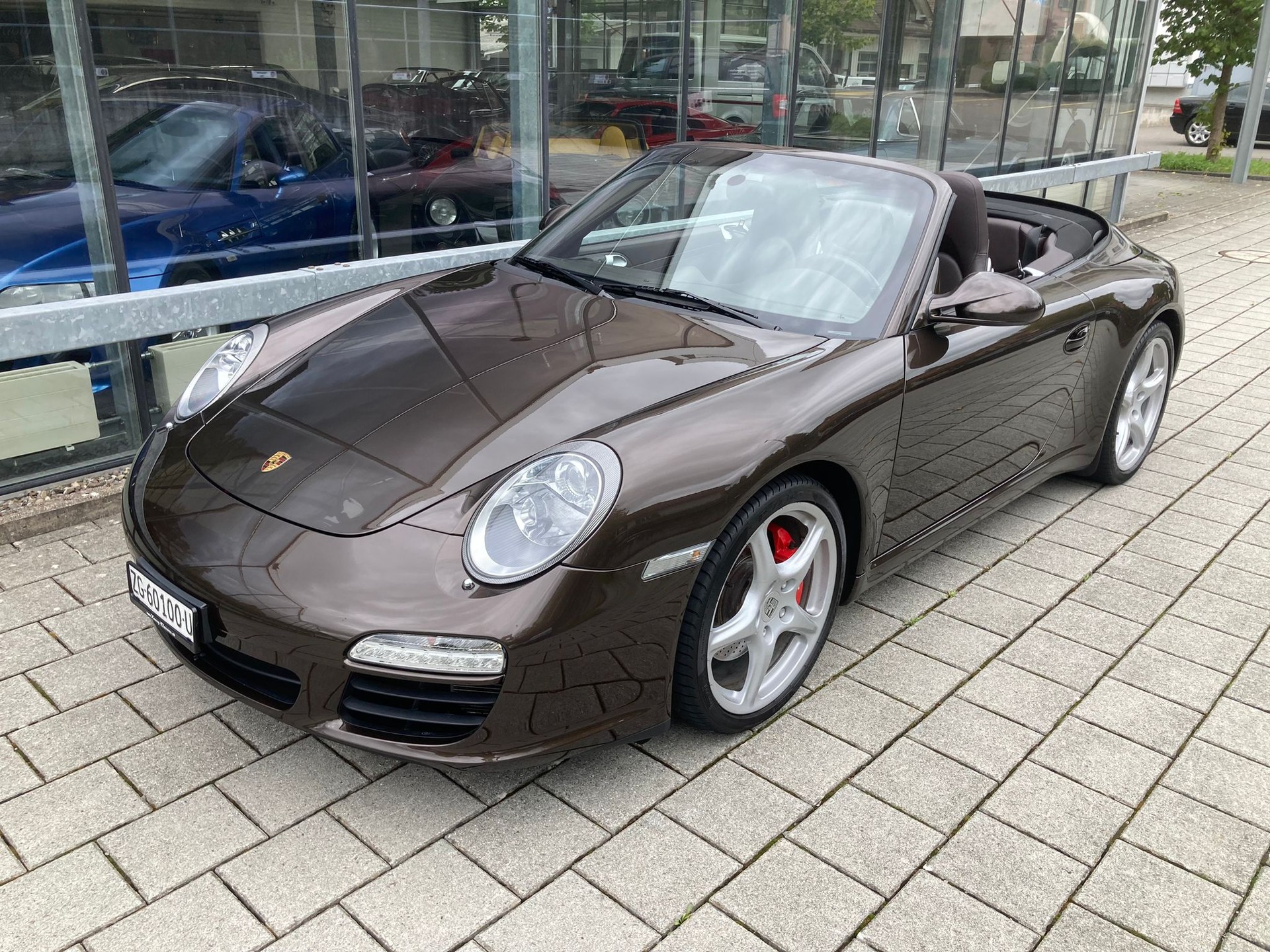 PORSCHE 911 Cabrio Carrera S-image-1