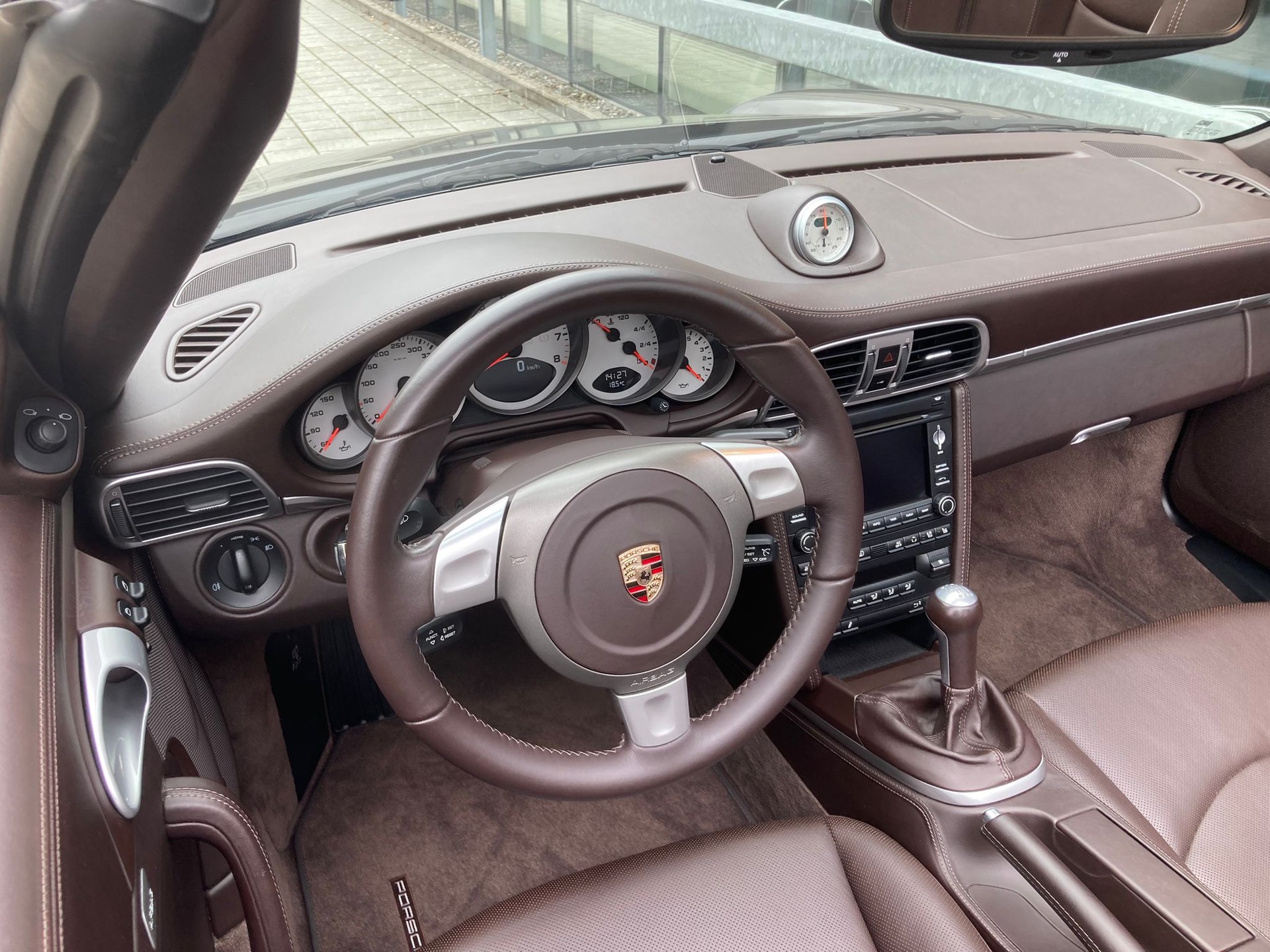 PORSCHE 911 Cabrio Carrera S-image-7