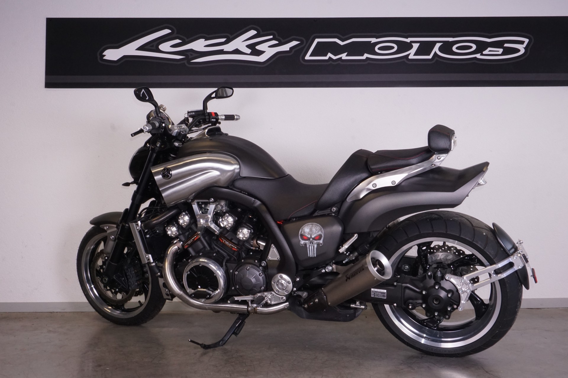 YAMAHA V-MAX-image-2