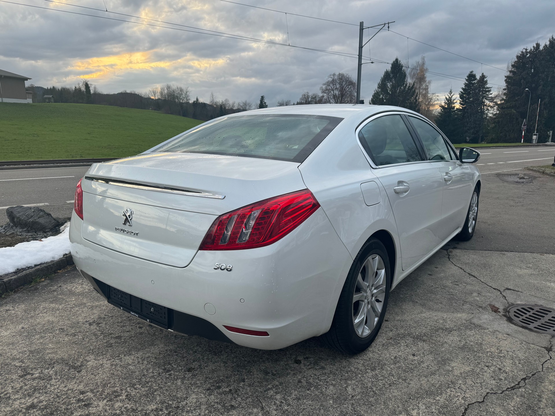 PEUGEOT 508 2.0 HDI Allure Automatic-image-2