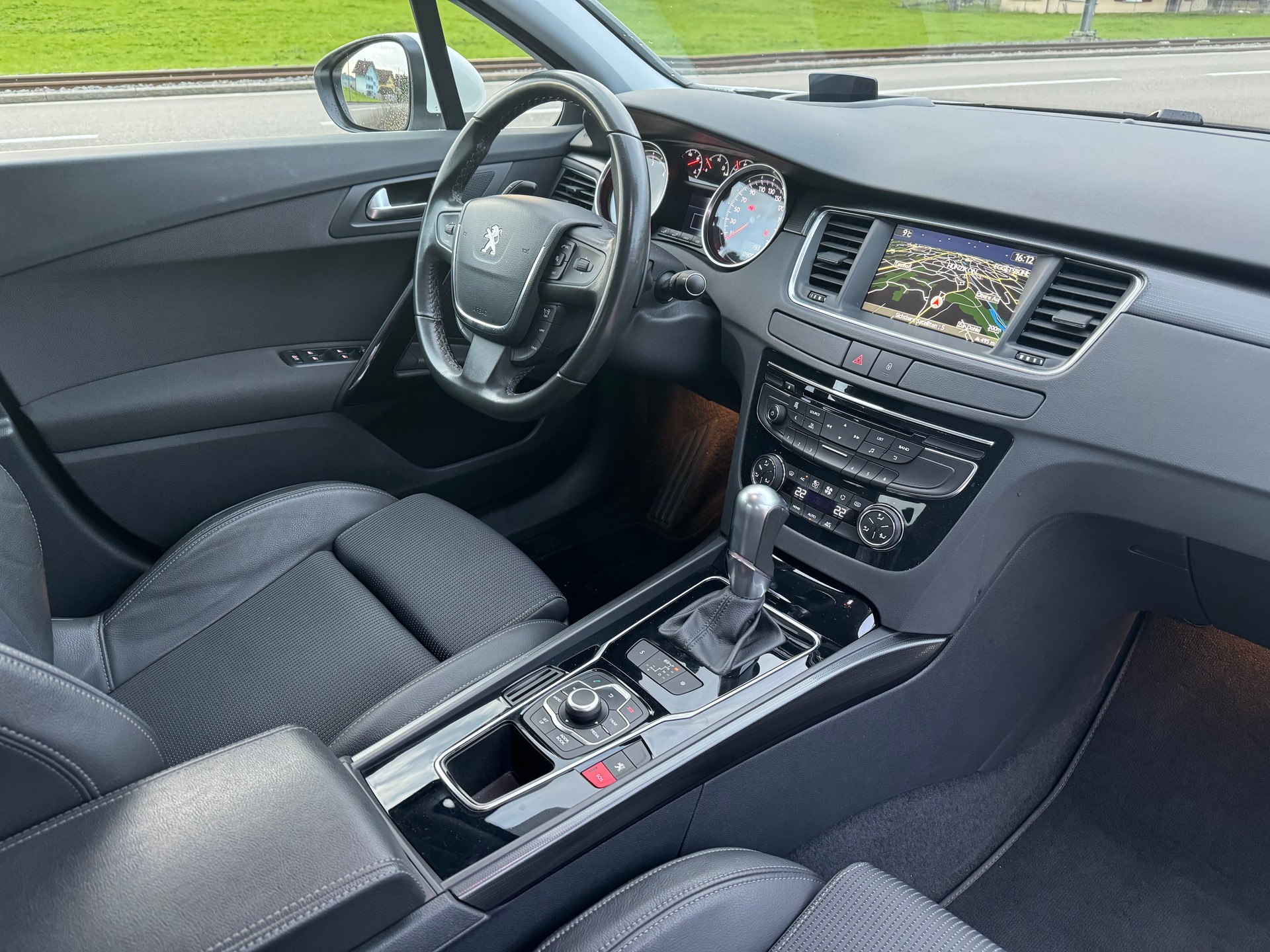 PEUGEOT 508 2.0 HDI Allure Automatic-image-6