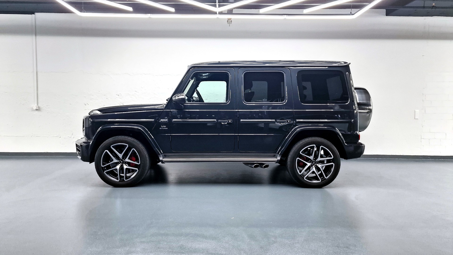MERCEDES-BENZ G 63 AMG-image-4