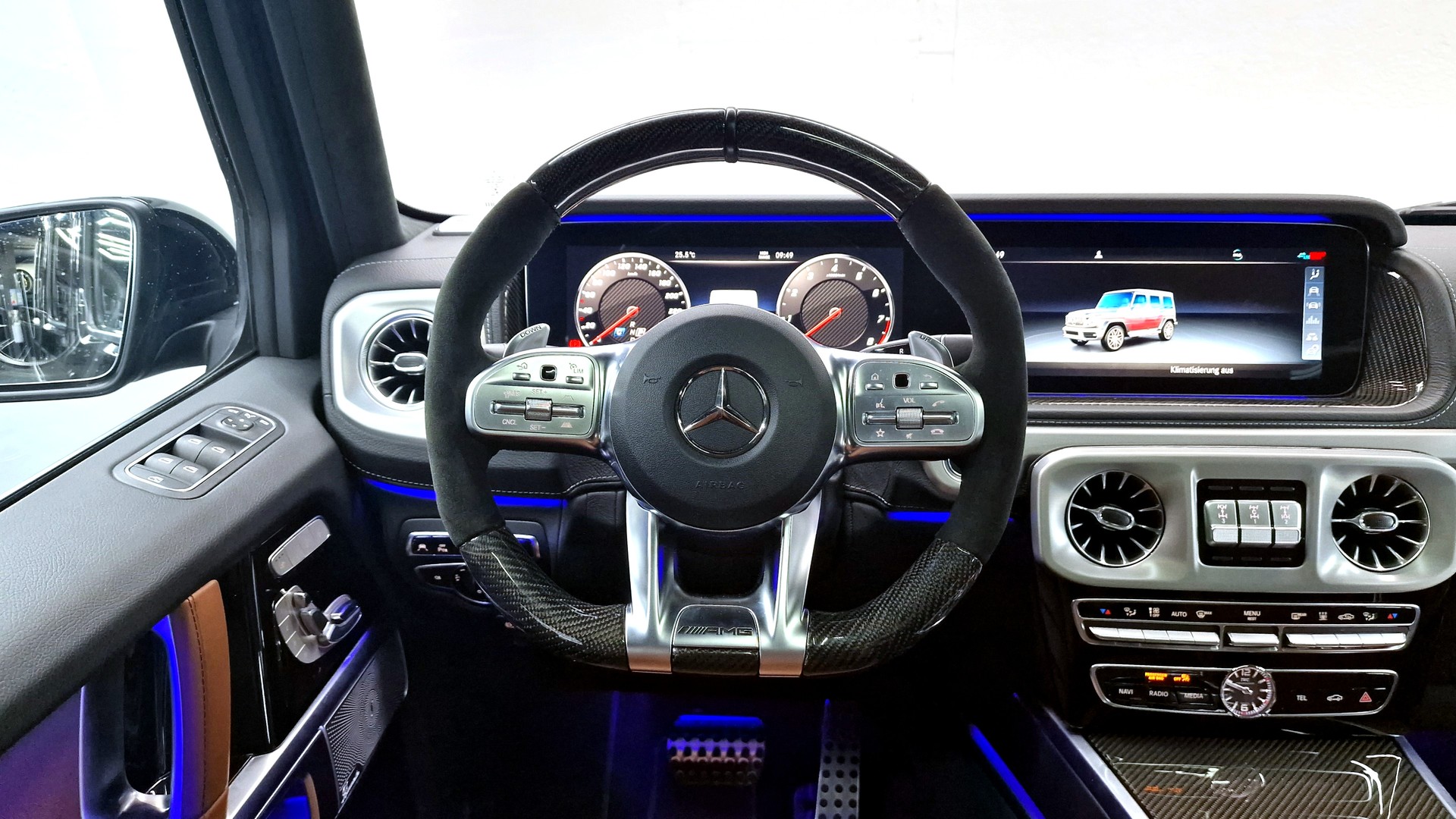 MERCEDES-BENZ G 63 AMG-image-12