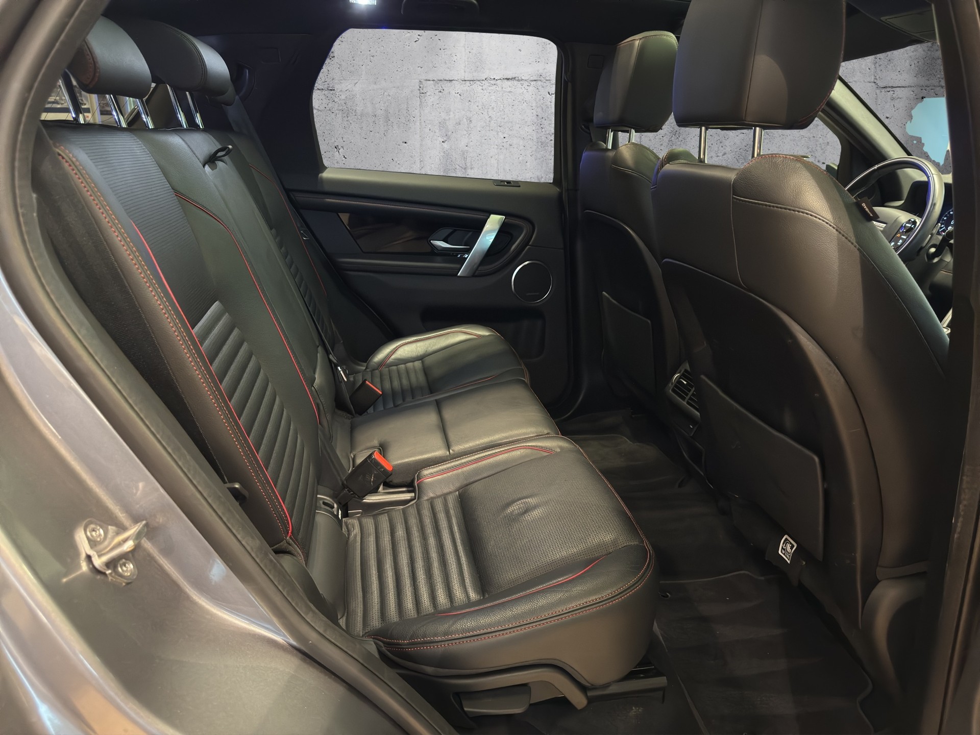 LAND ROVER Discovery Sport R Dyn P200 2.0 Si4 MHEV HSE AT9-image-14