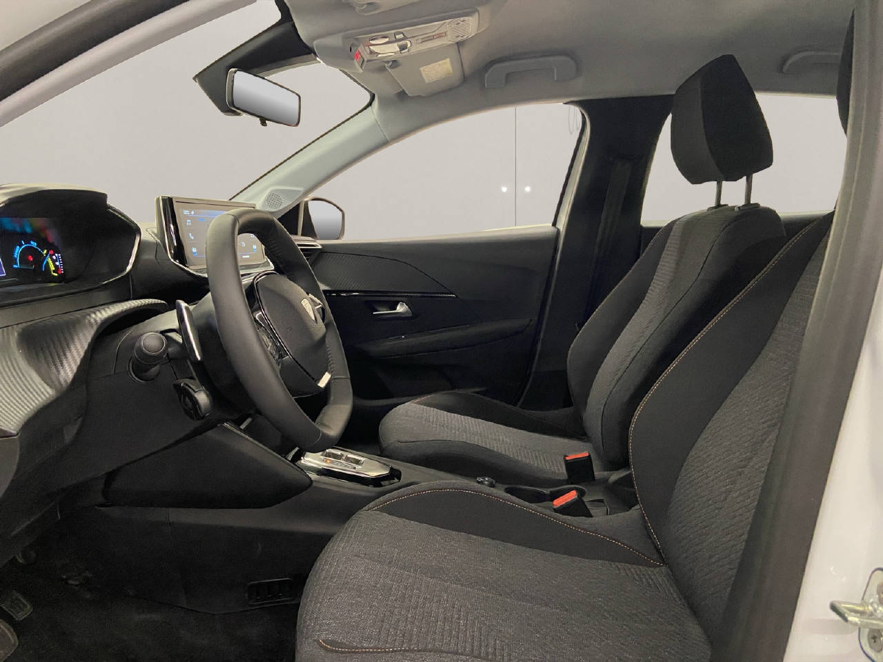 PEUGEOT 208 1.2 Hybrid GT - Sport Style-image-5