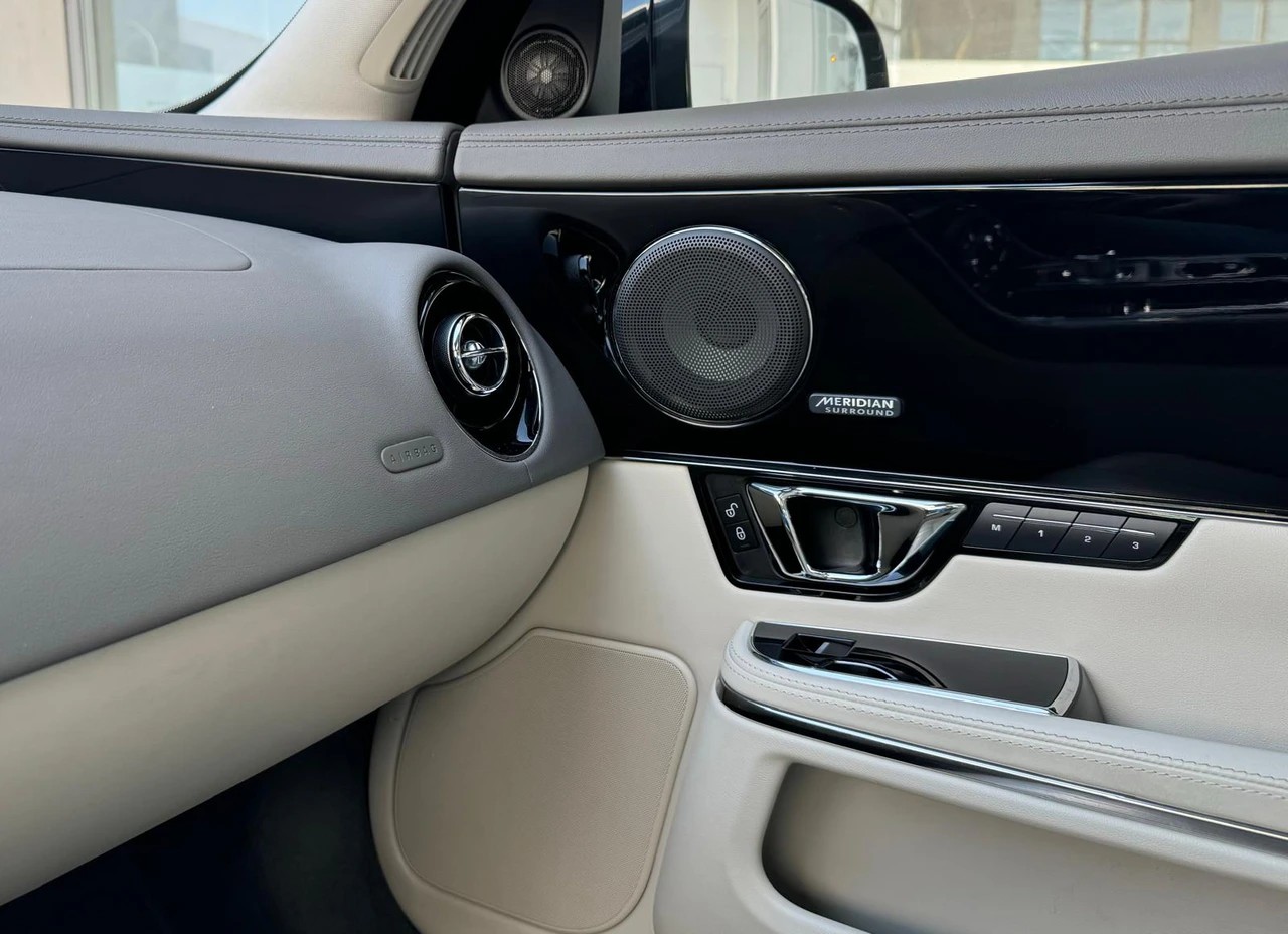 JAGUAR XJ 3.0 V6 S/C Premium Luxury Automatic AWD-image-20