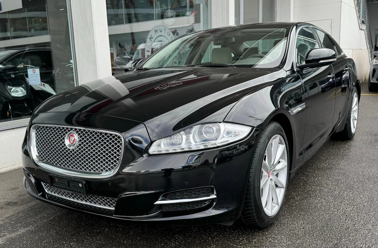 JAGUAR XJ 3.0 V6 S/C Premium Luxury Automatic AWD-image-5