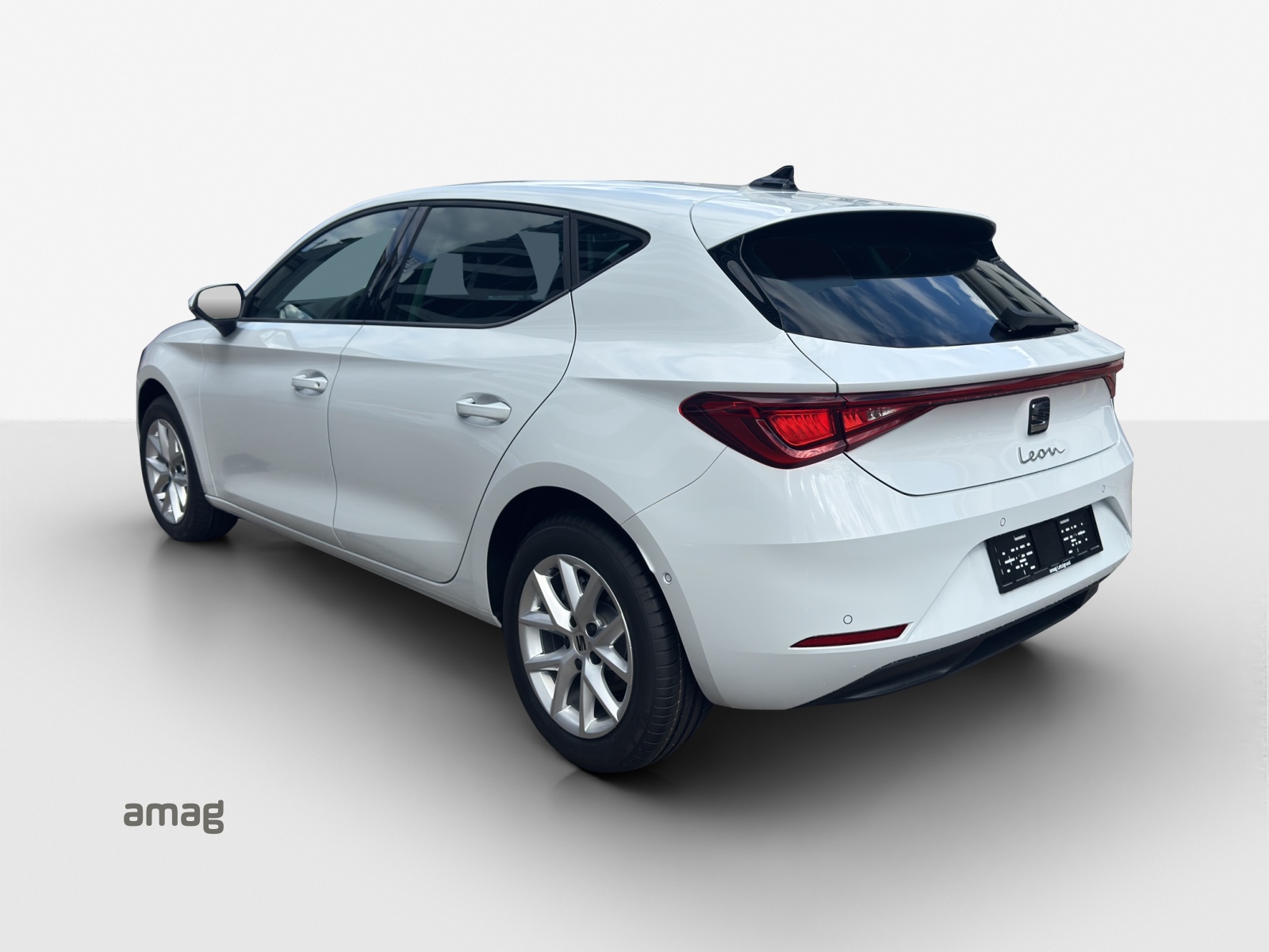 SEAT Leon 1.5 eTSI mHEV DSG Go-image-2