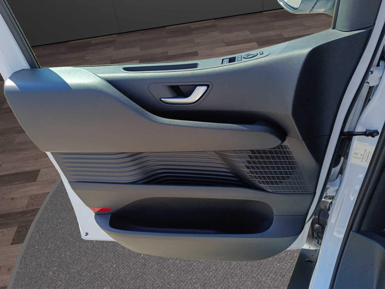 IVECO E-Moovy 35F16E-image-12