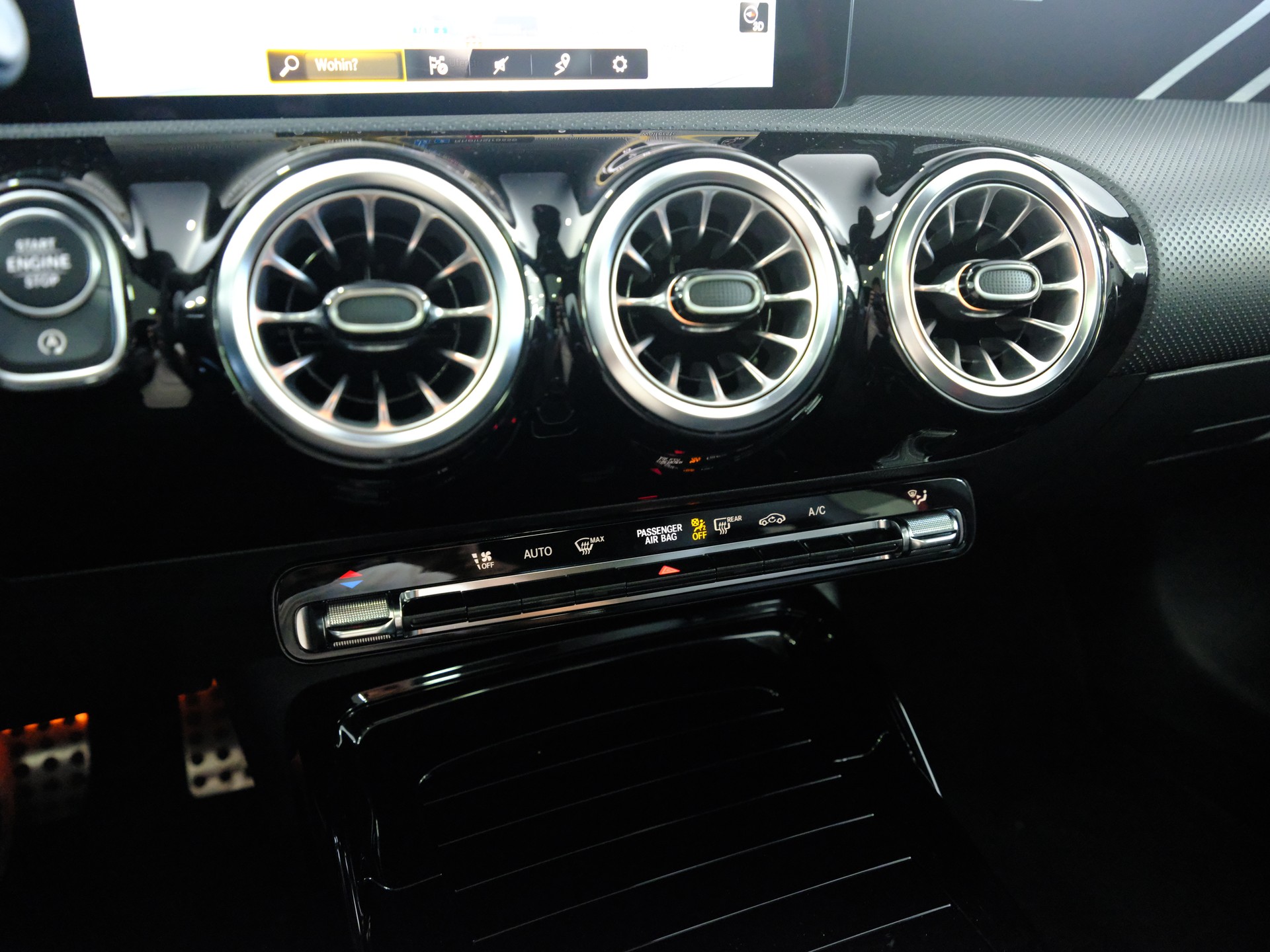 MERCEDES-BENZ CLA Shooting Brake 35 AMG 4Matic 7G-DCT-image-15