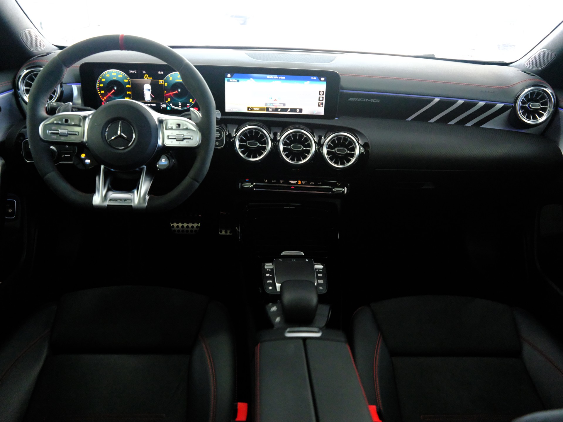 MERCEDES-BENZ CLA Shooting Brake 35 AMG 4Matic 7G-DCT-image-20